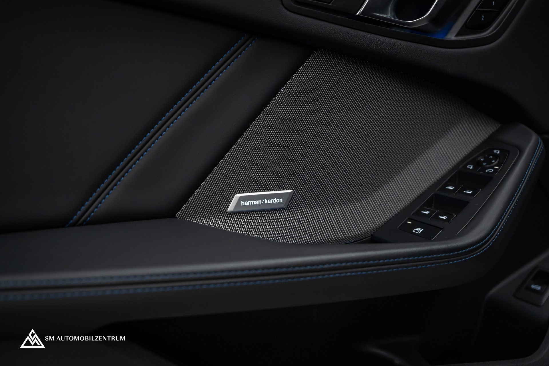BMW M135i xDrive / Head-Up / 360° / Memorysitze / Iconic Glow-image-24