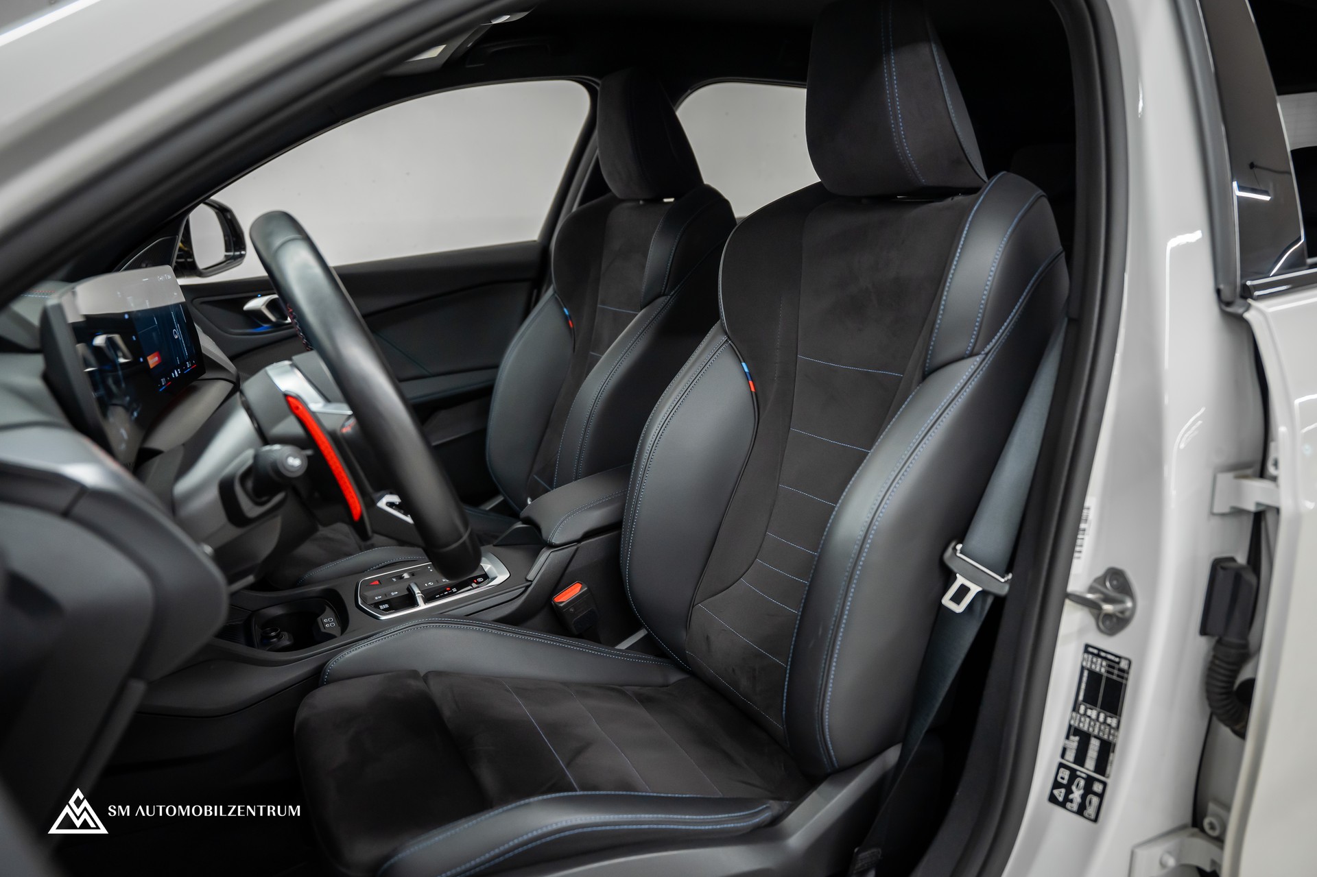 BMW M135i xDrive / Head-Up / 360° / Memorysitze / Iconic Glow-image-19