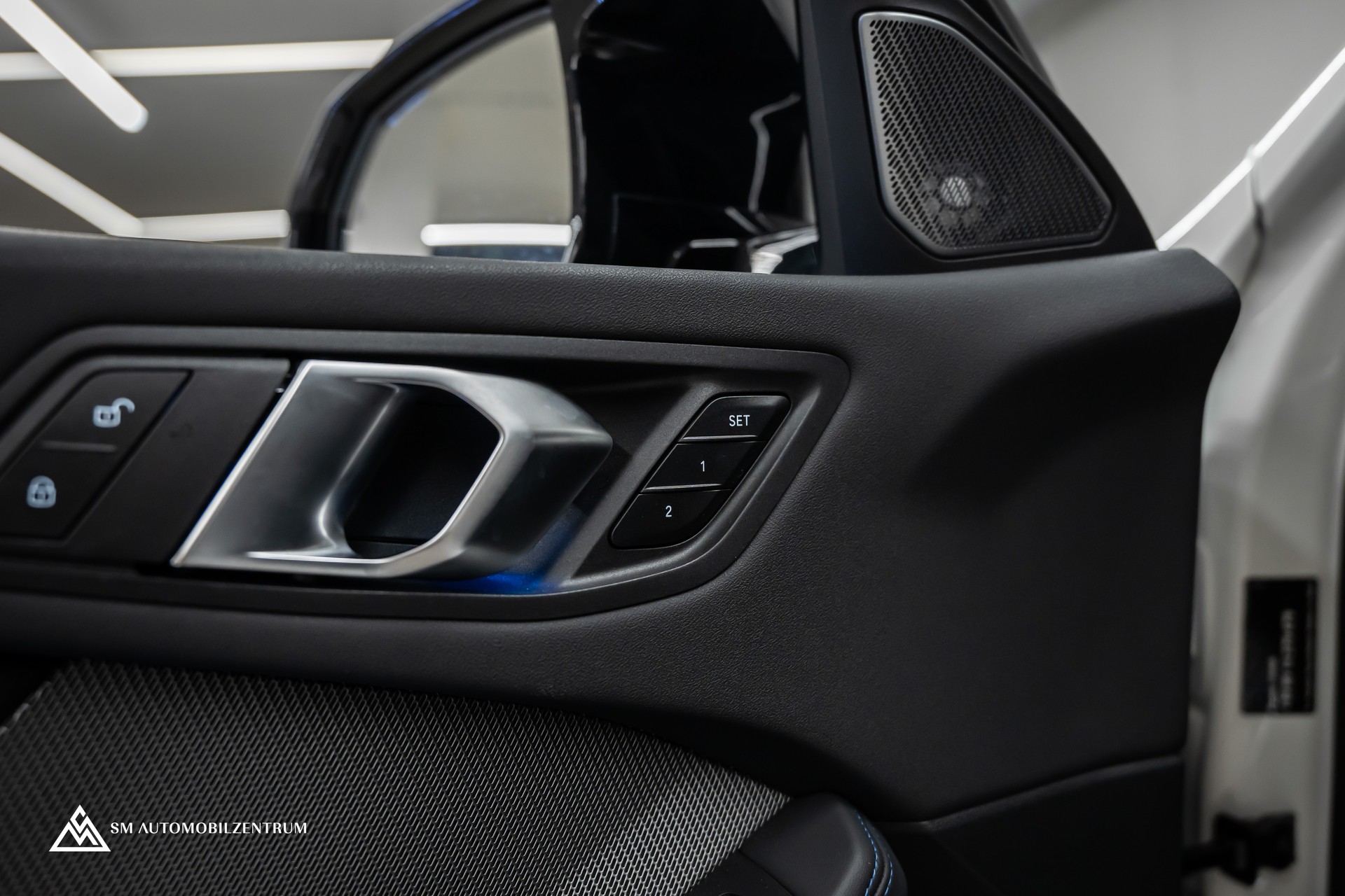 BMW M135i xDrive / Head-Up / 360° / Memorysitze / Iconic Glow-image-25