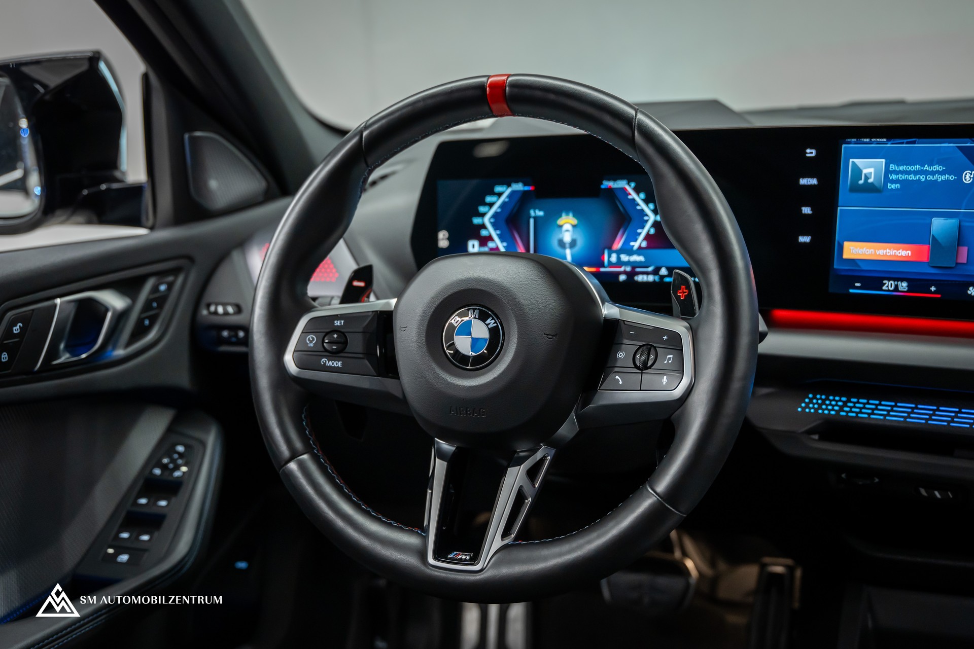 BMW M135i xDrive / Head-Up / 360° / Memorysitze / Iconic Glow-image-26