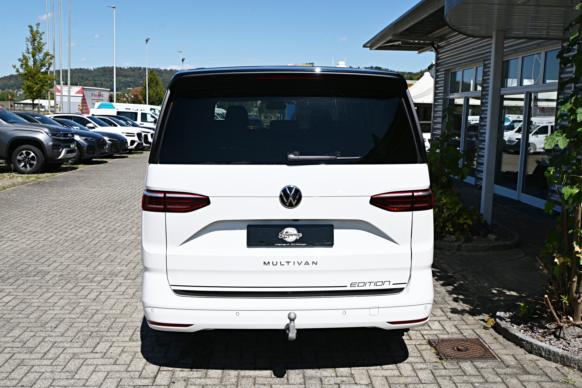 VW Multivan 2.0 TDI Life Edition DSG Lang 7-Plätzer + Elektr. AHK für 2000kg-showroom-element-3