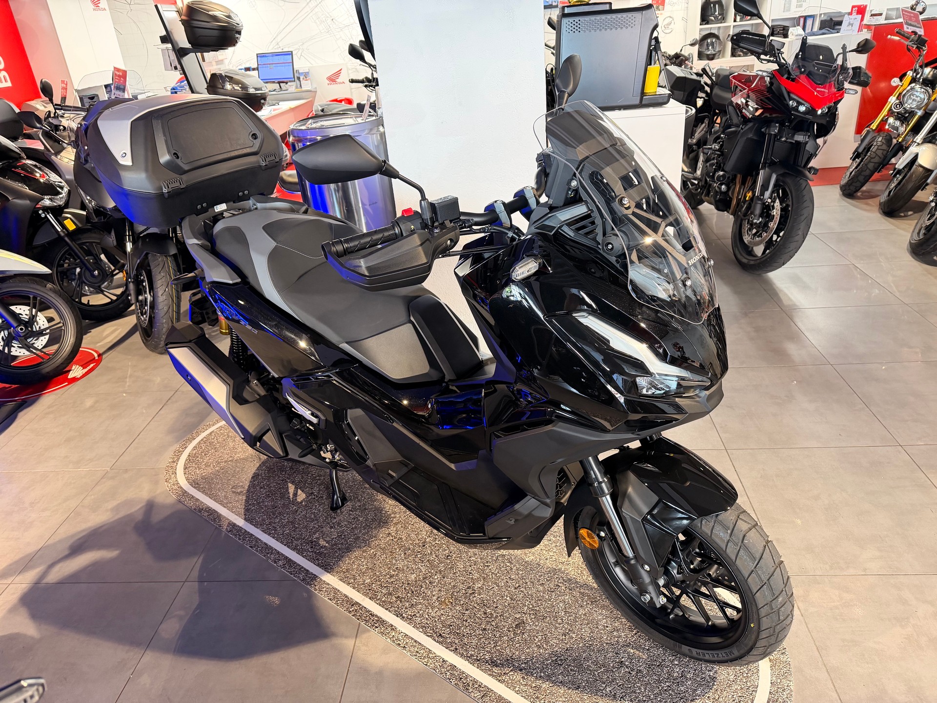 HONDA ADV 350-image-1