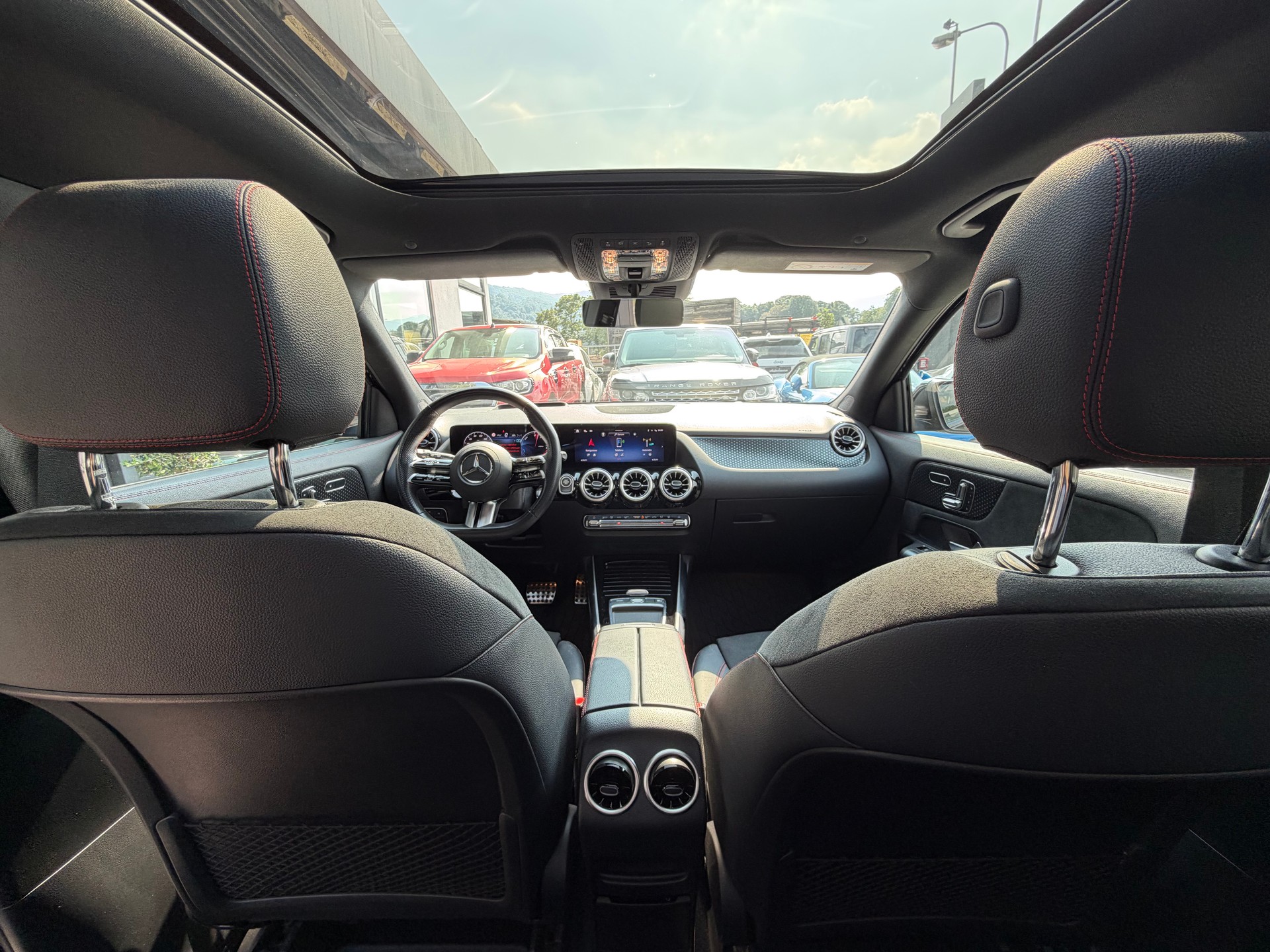 MERCEDES-BENZ GLA 250 e 8G-DCT-image-17