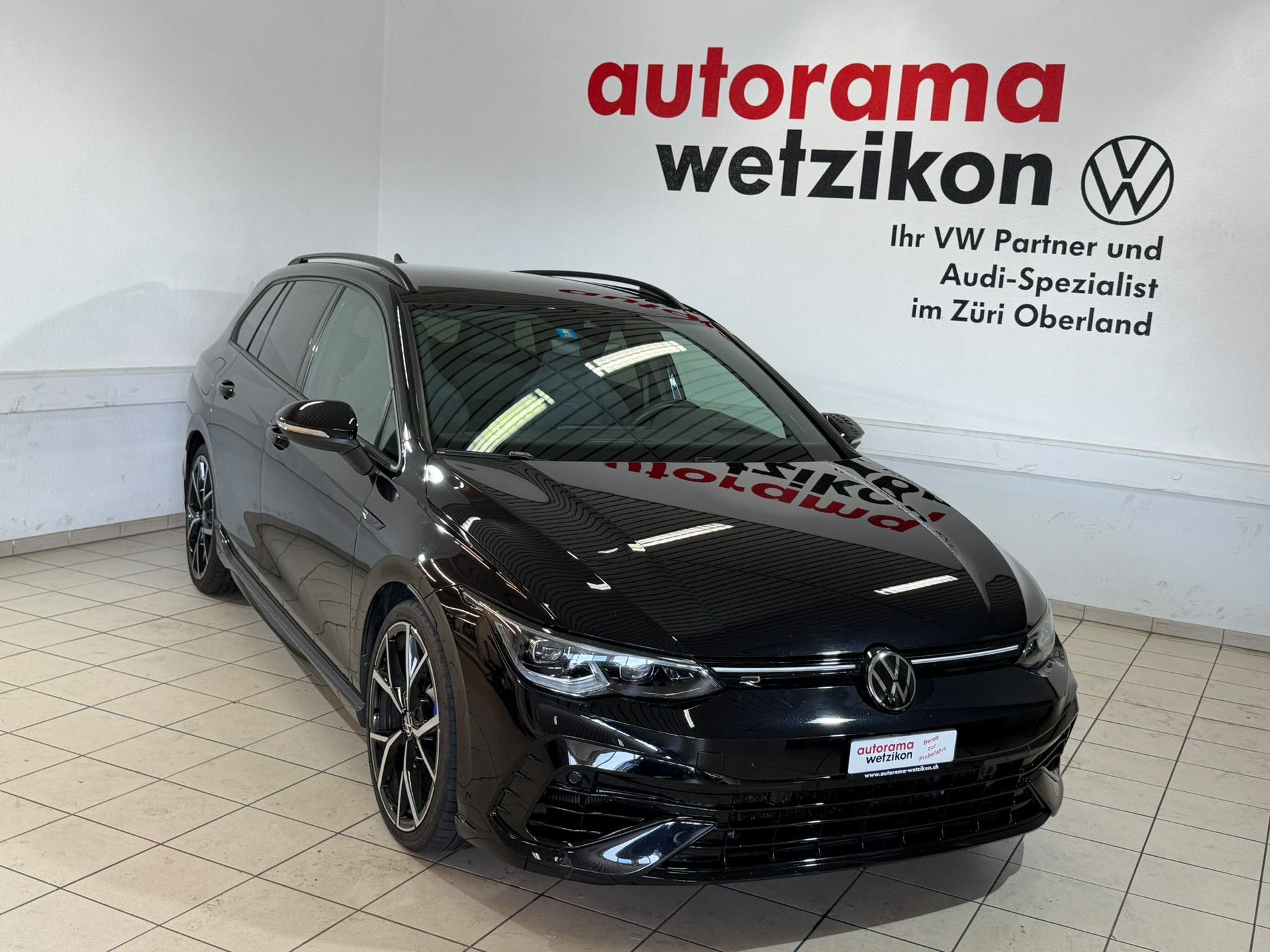 VW Golf Variant 2.0 TSI R DSG 4Motion-showroom-element-1