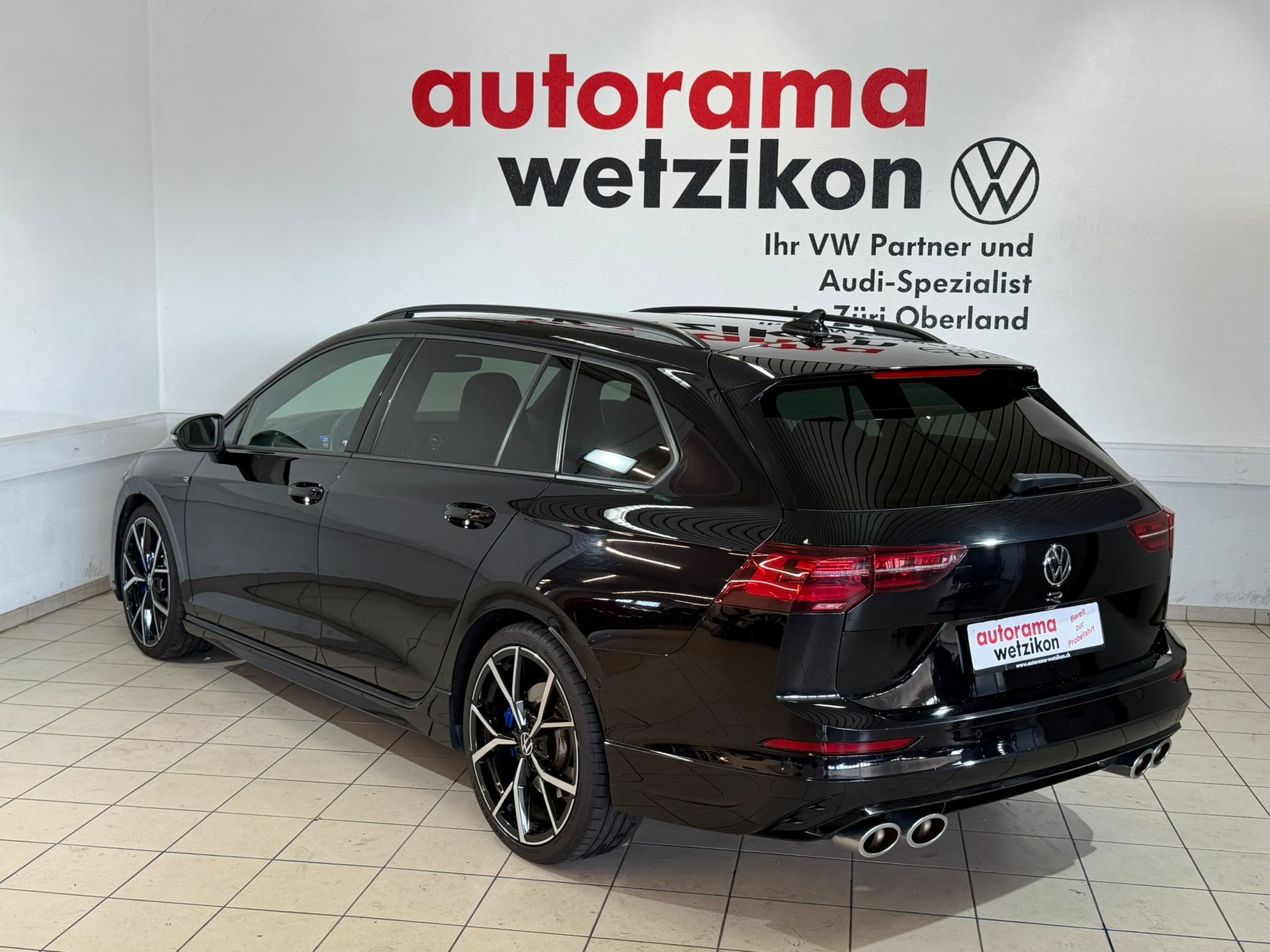 VW Golf Variant 2.0 TSI R DSG 4Motion-showroom-element-2
