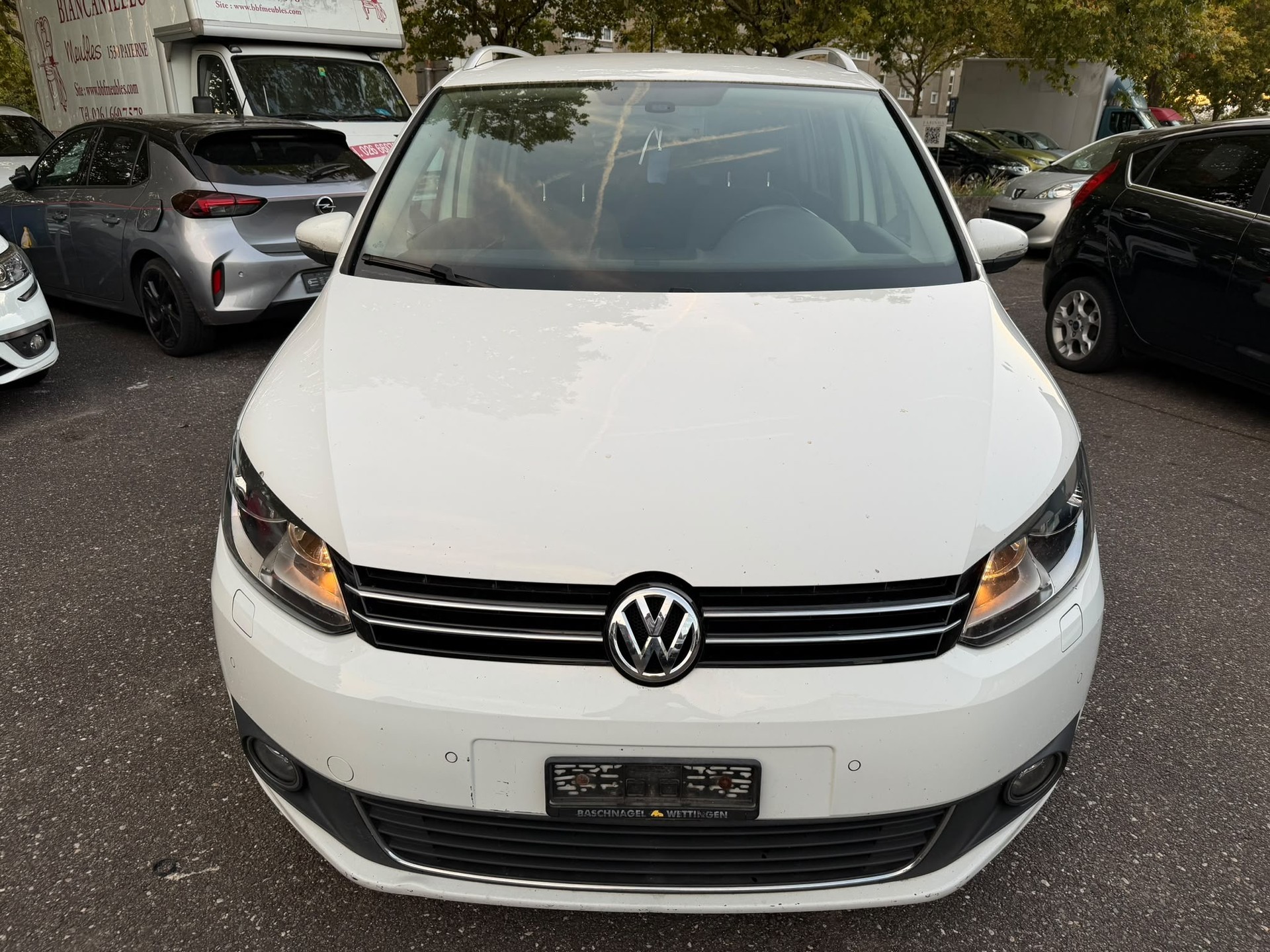 VW Touran 2.0 TDI Design DSG-showroom-element-2