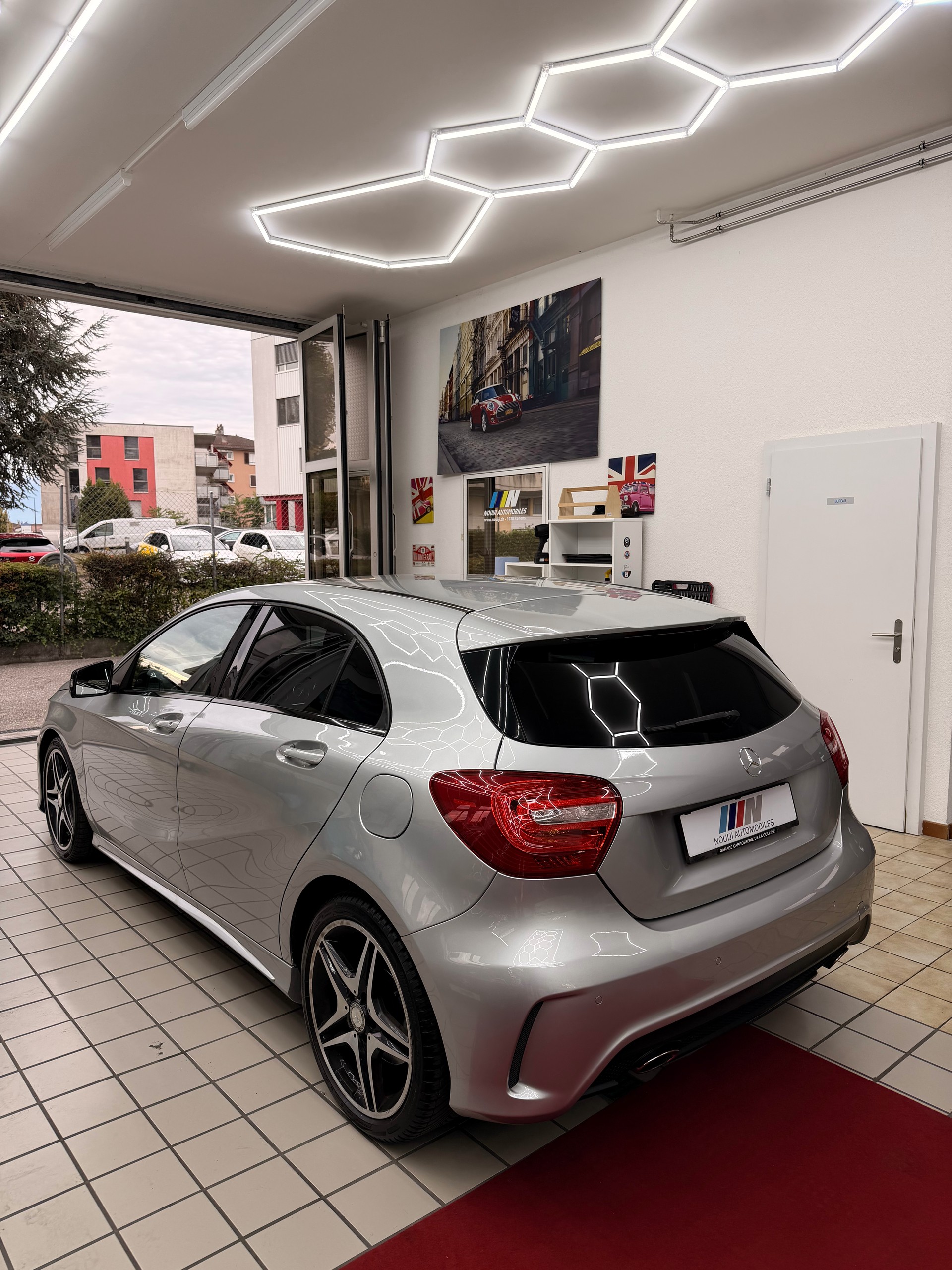 MERCEDES-BENZ A 200 CDI Style 4Matic 7G-DCT-showroom-element-3