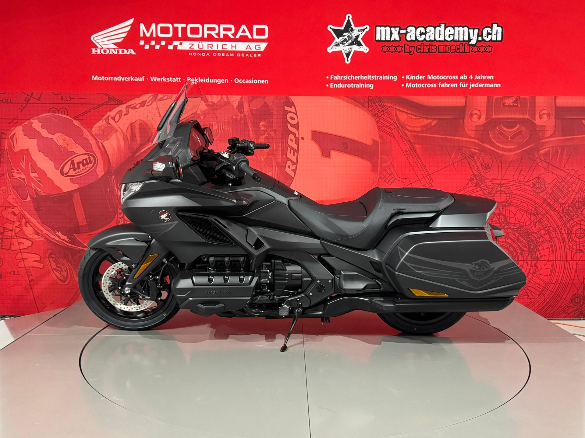 HONDA Bagger DCT *Ballistic Black*-image-4
