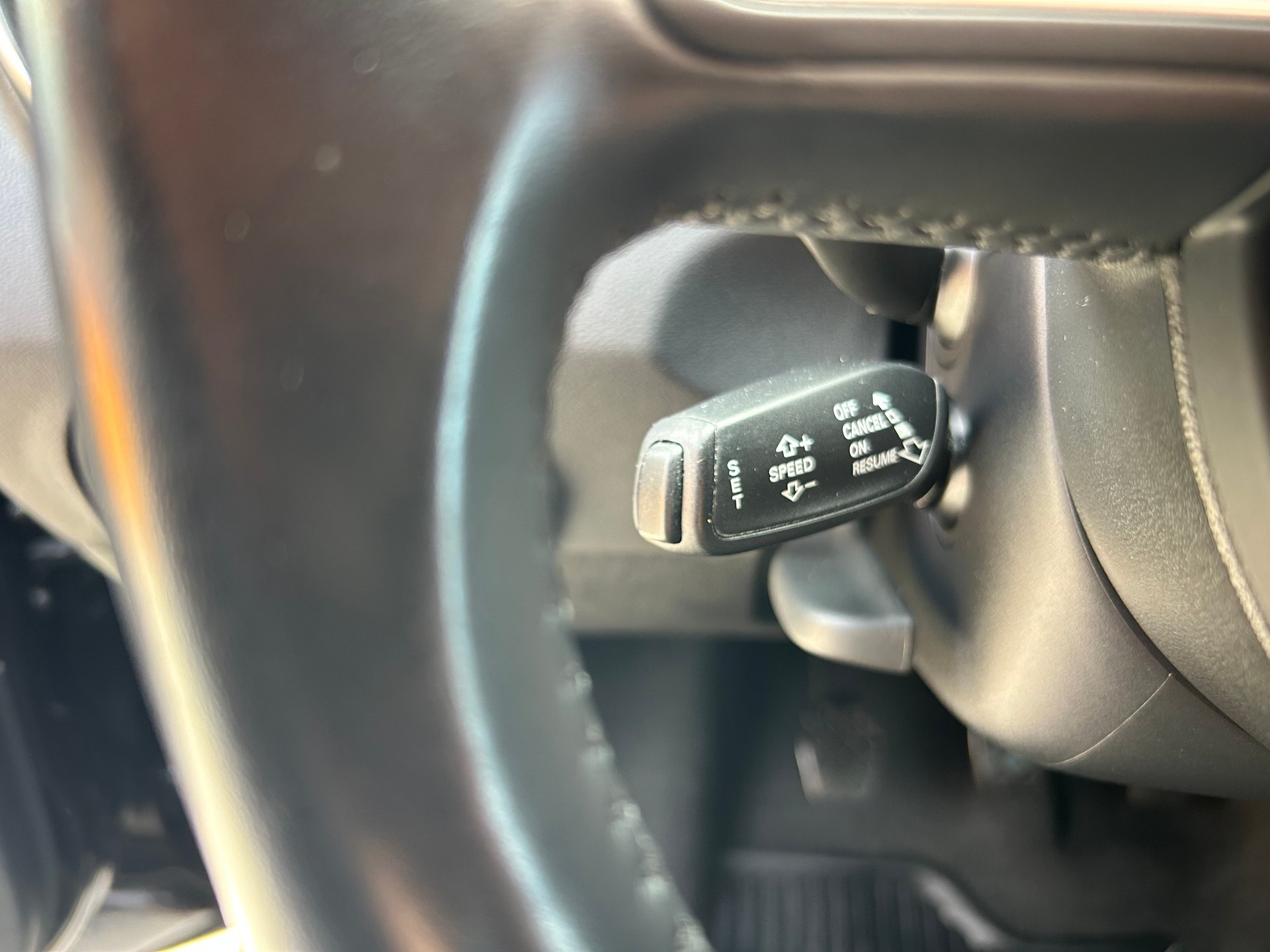 AUDI A1 Sportback 1.0 TFSI-image-11