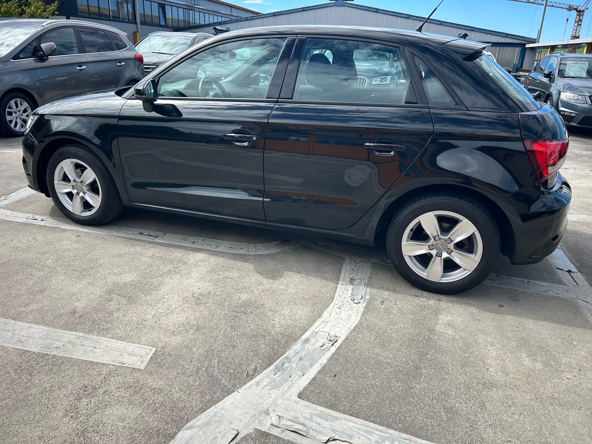 AUDI A1 Sportback 1.0 TFSI-image-1