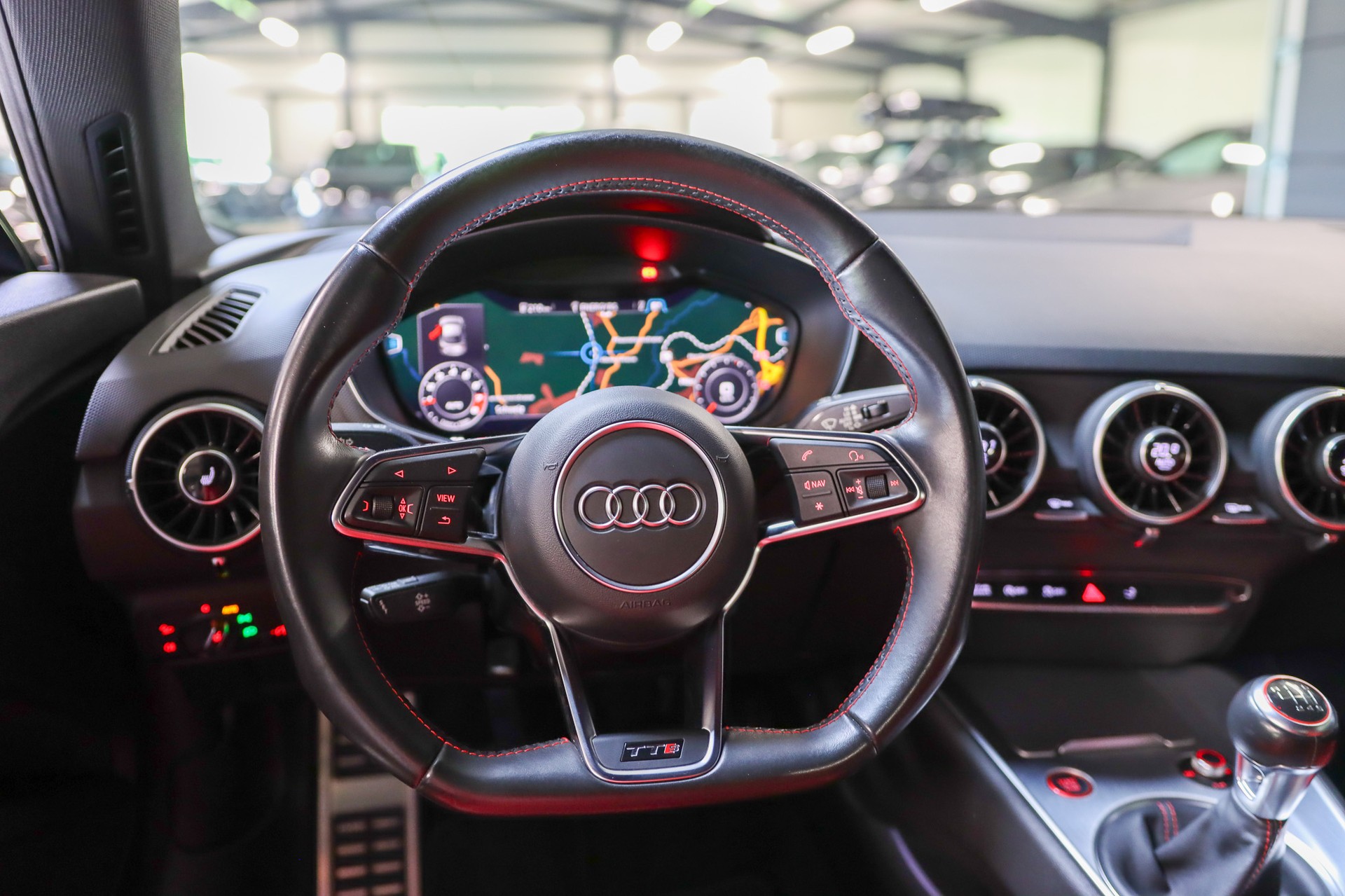 AUDI TTS Coupé 2.0 TFSI quattro-image-10
