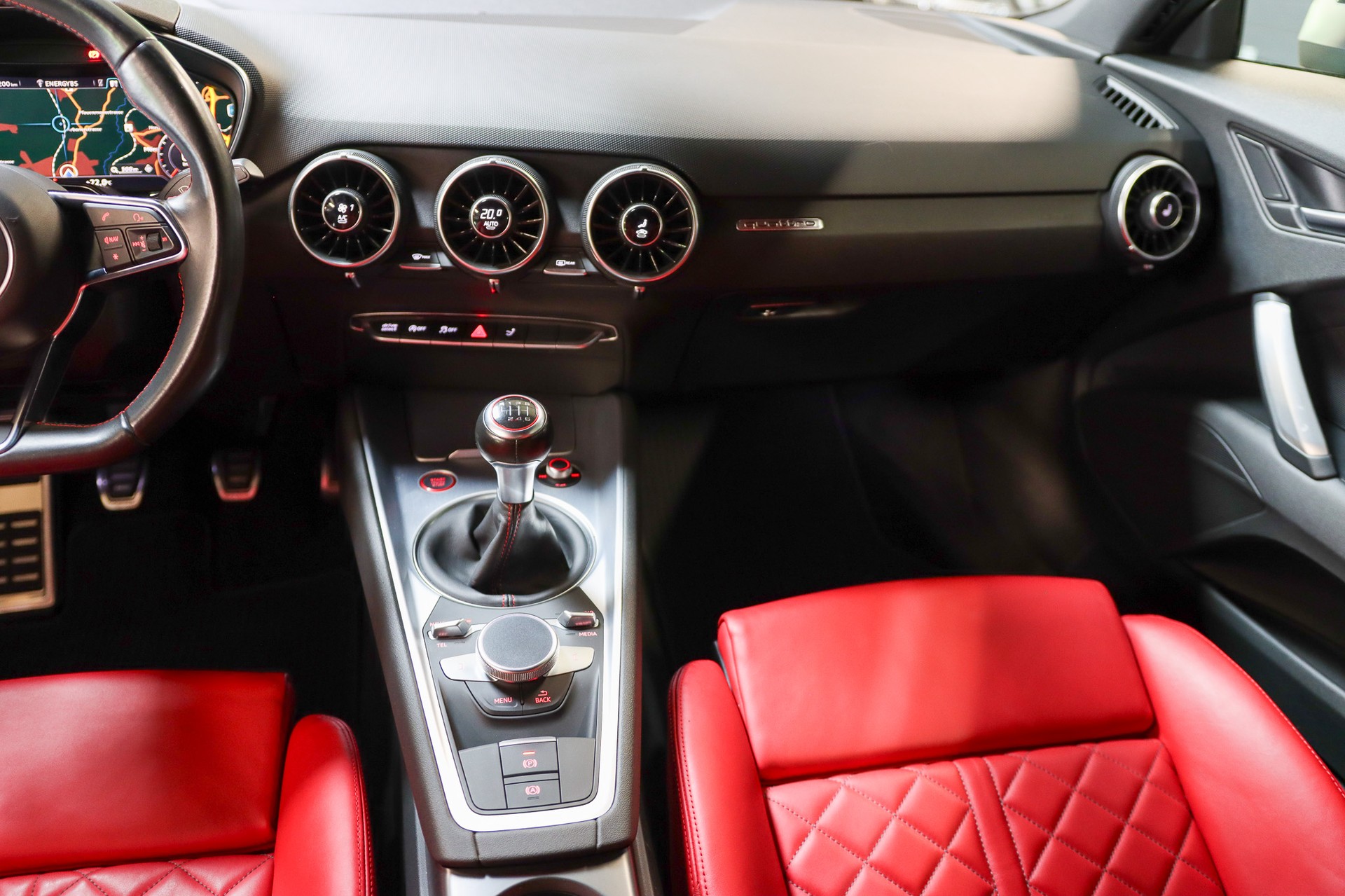 AUDI TTS Coupé 2.0 TFSI quattro-image-12
