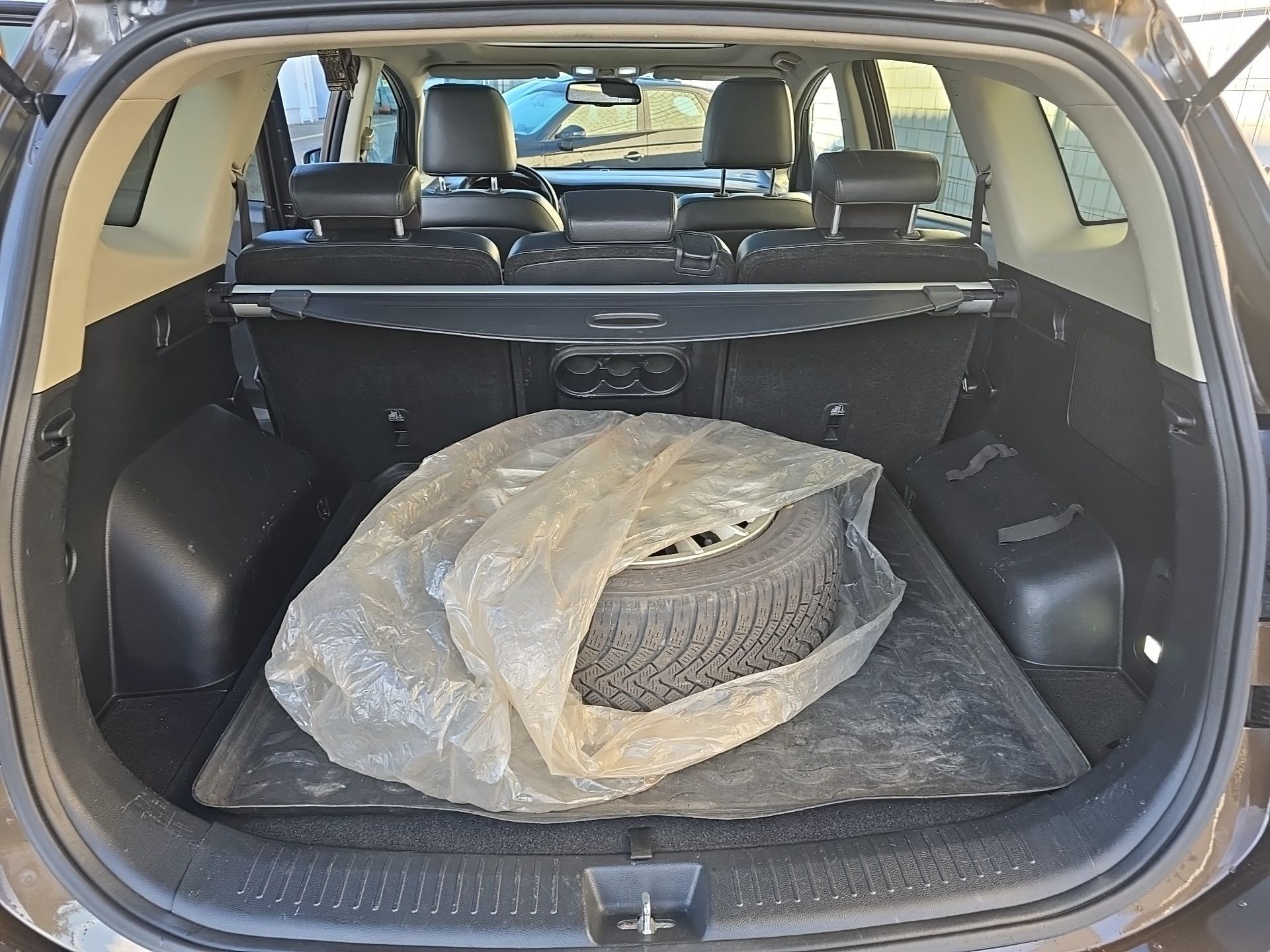KIA Carens 1.7 CRDi Style-image-18