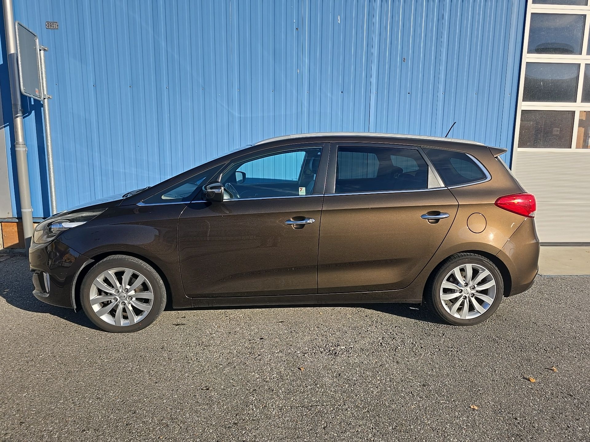 KIA Carens 1.7 CRDi Style-image-6