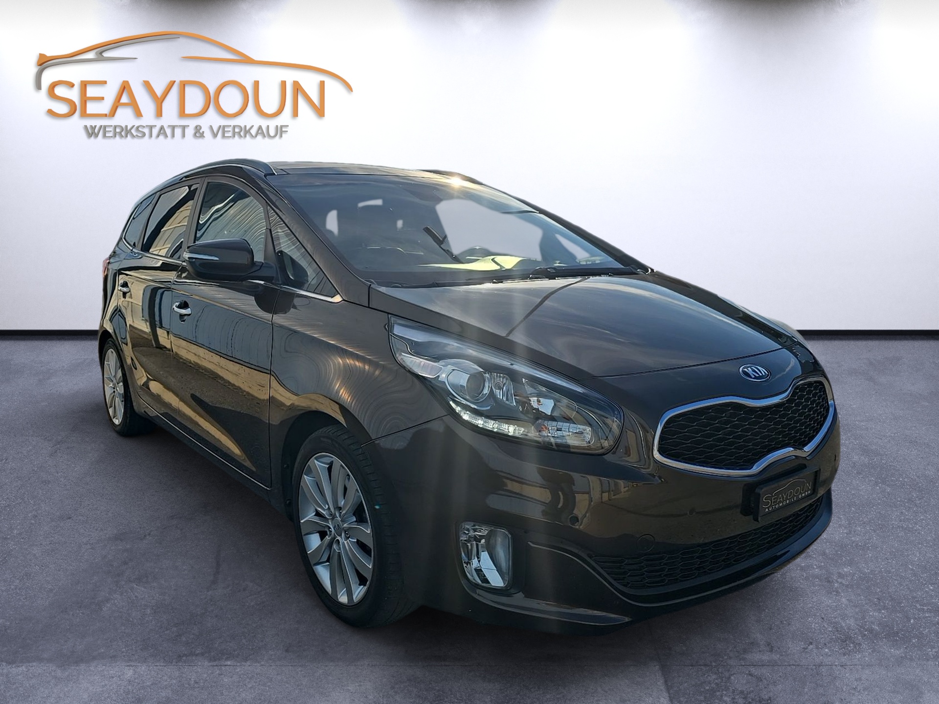 KIA Carens 1.7 CRDi Style-showroom-element-1