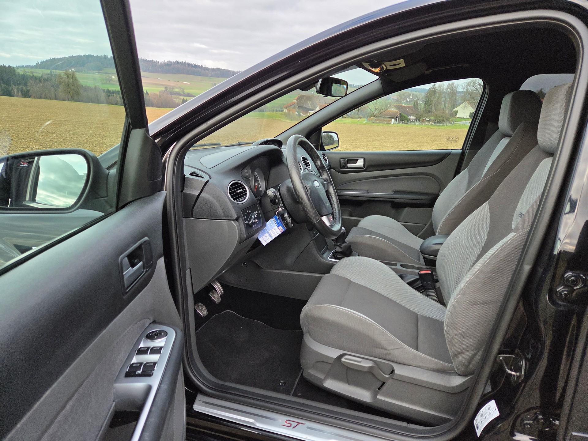 FORD Focus 2.5 Turbo ST-image-7