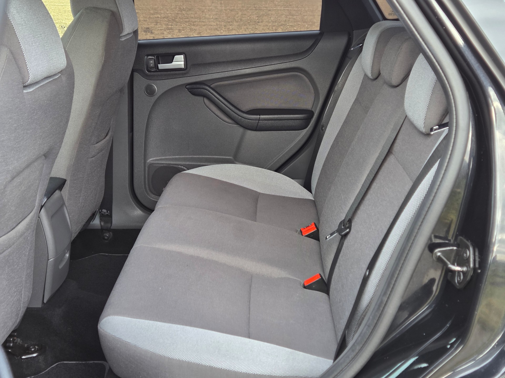FORD Focus 2.5 Turbo ST-image-9