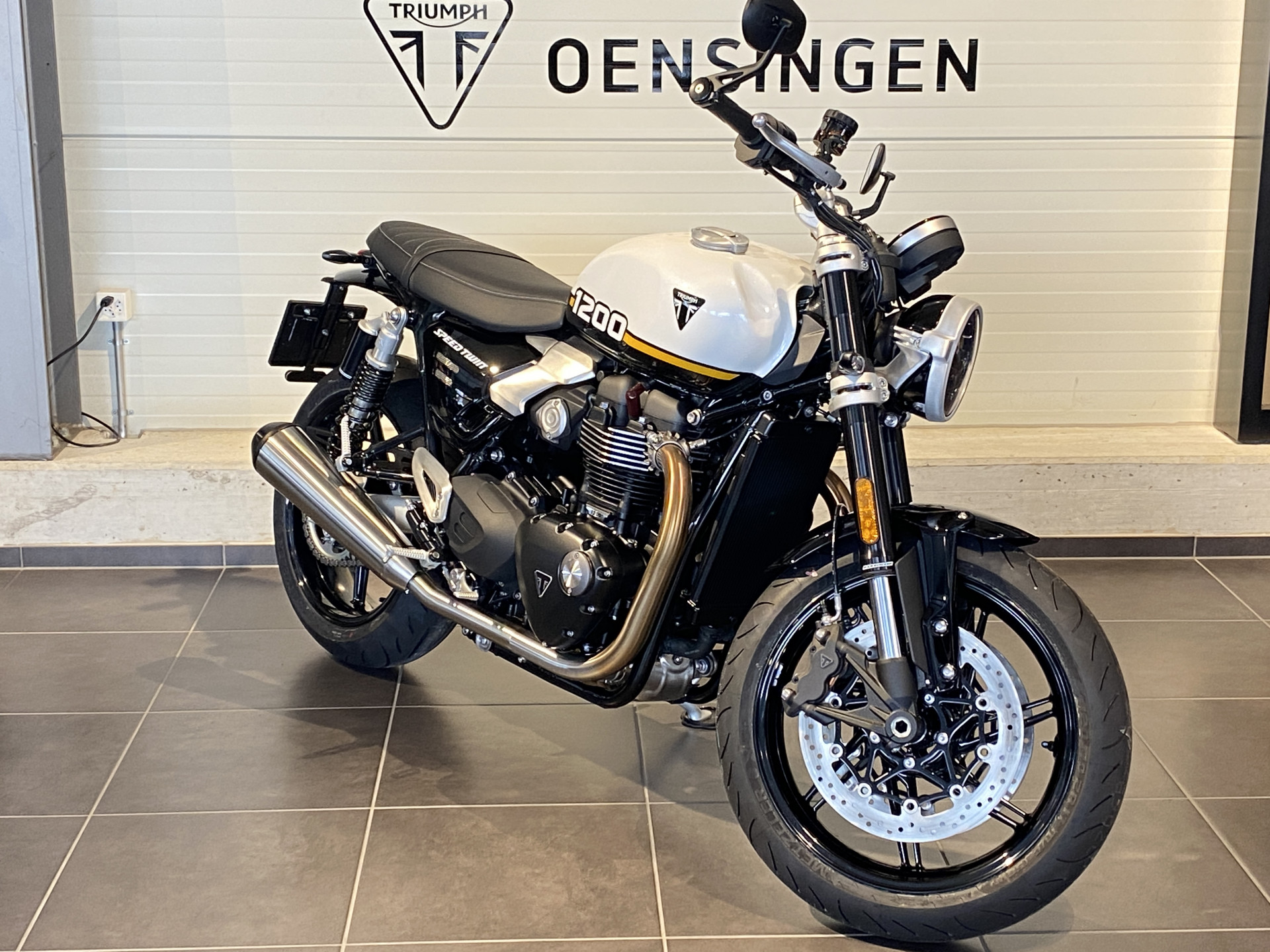 TRIUMPH Speed Twin 1200 (4.49 % Power Leasing - Gültig bis 31.06.2026)-image-2
