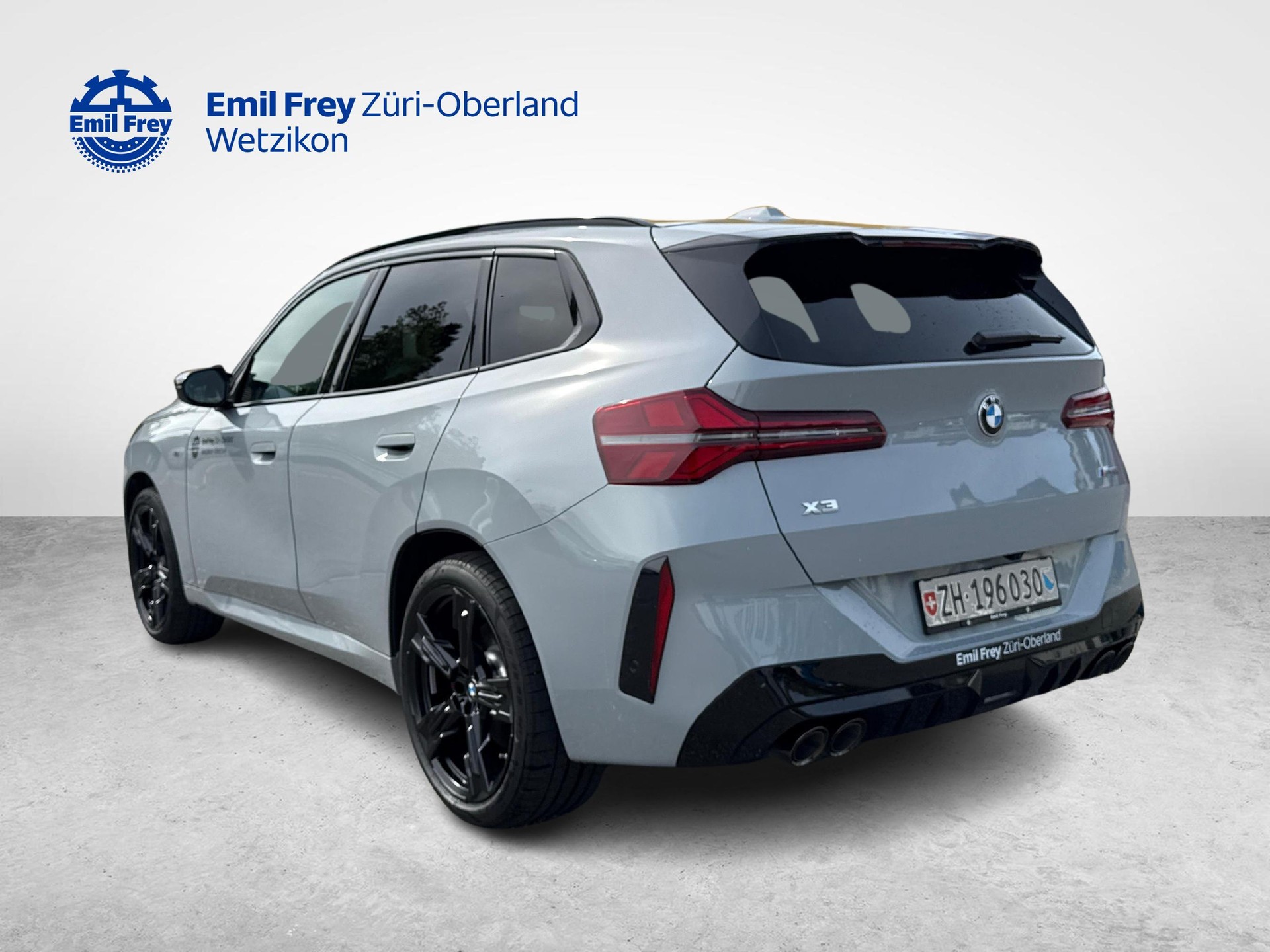BMW X3 M50i-showroom-element-2