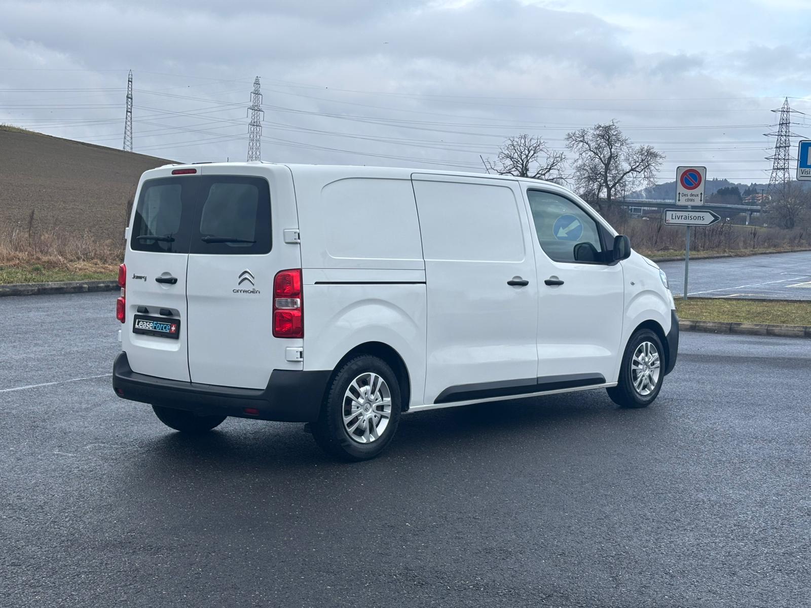 CITROEN Jumpy 1.6 BlueHDi 95 M Komfort-image-4