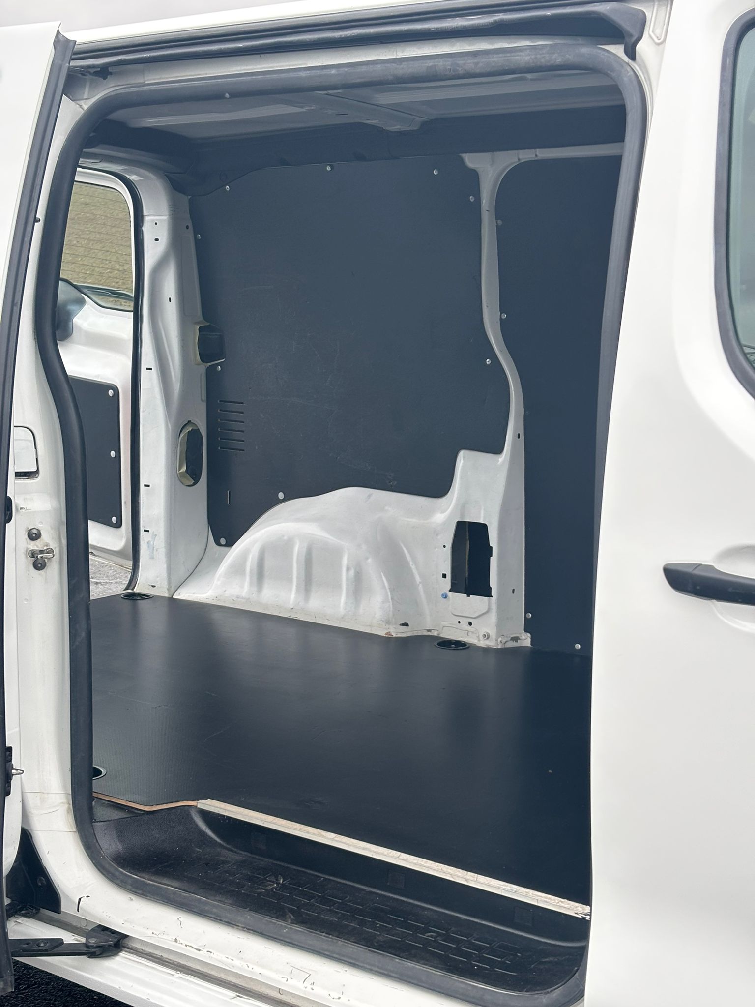 CITROEN Jumpy 1.6 BlueHDi 95 M Komfort-image-16