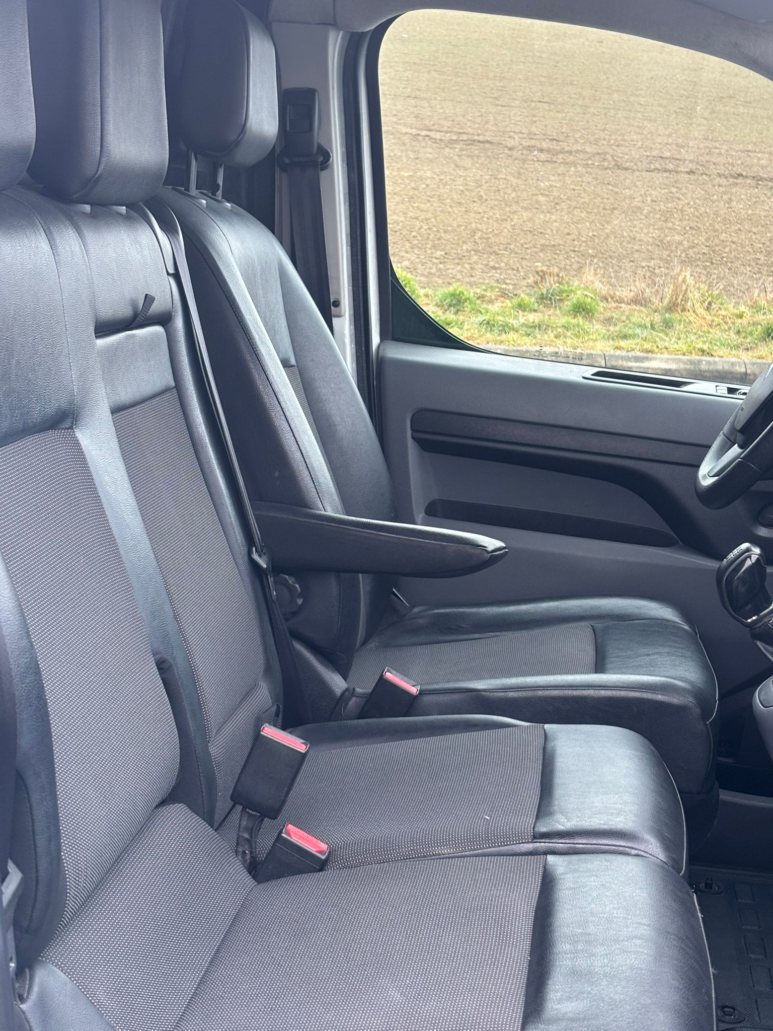 CITROEN Jumpy 1.6 BlueHDi 95 M Komfort-image-30