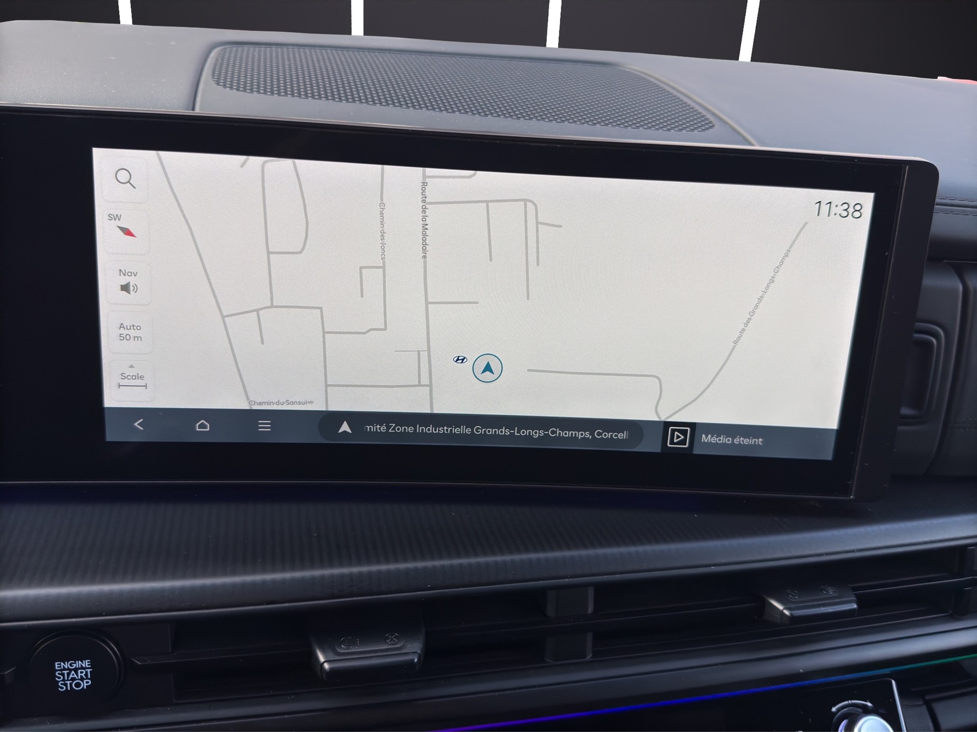 HYUNDAI Santa Fe 1.6 T-GDi PHEV Calligraphy 4WD Automatic-image-11