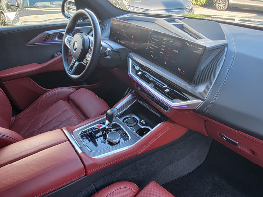 BMW XM xDrive PHEV Steptronic-image-9