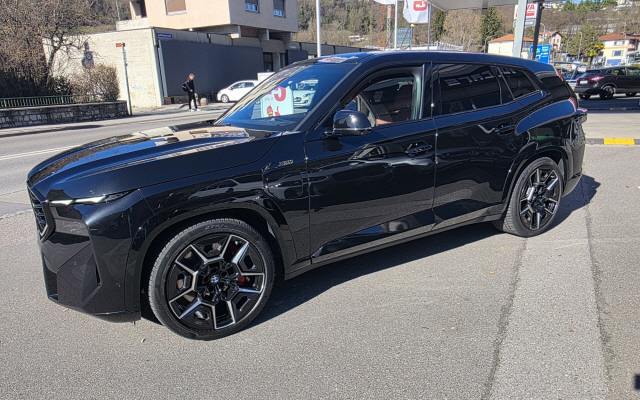 BMW XM xDrive PHEV Steptronic-image-5
