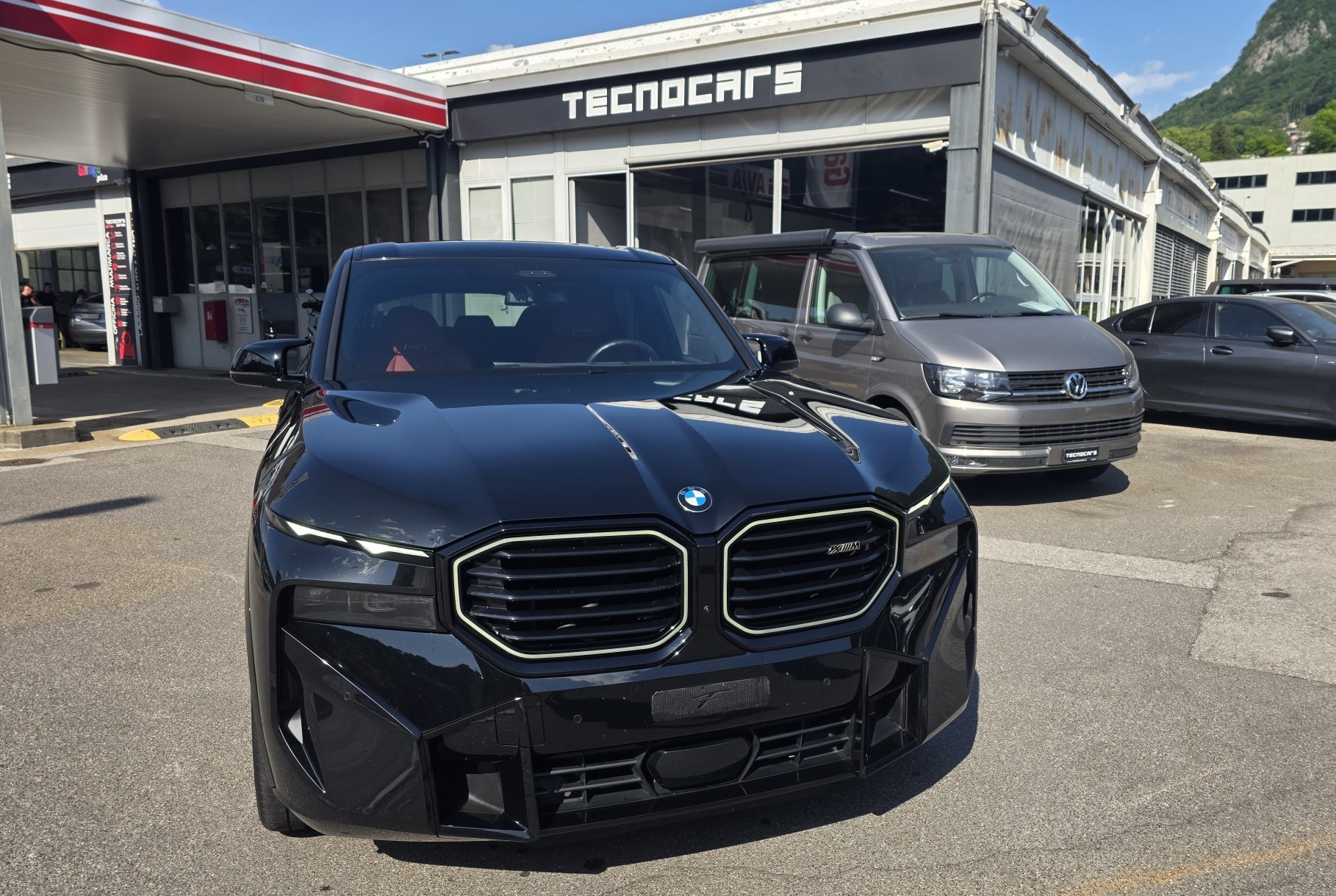 BMW XM xDrive PHEV Steptronic-image-16