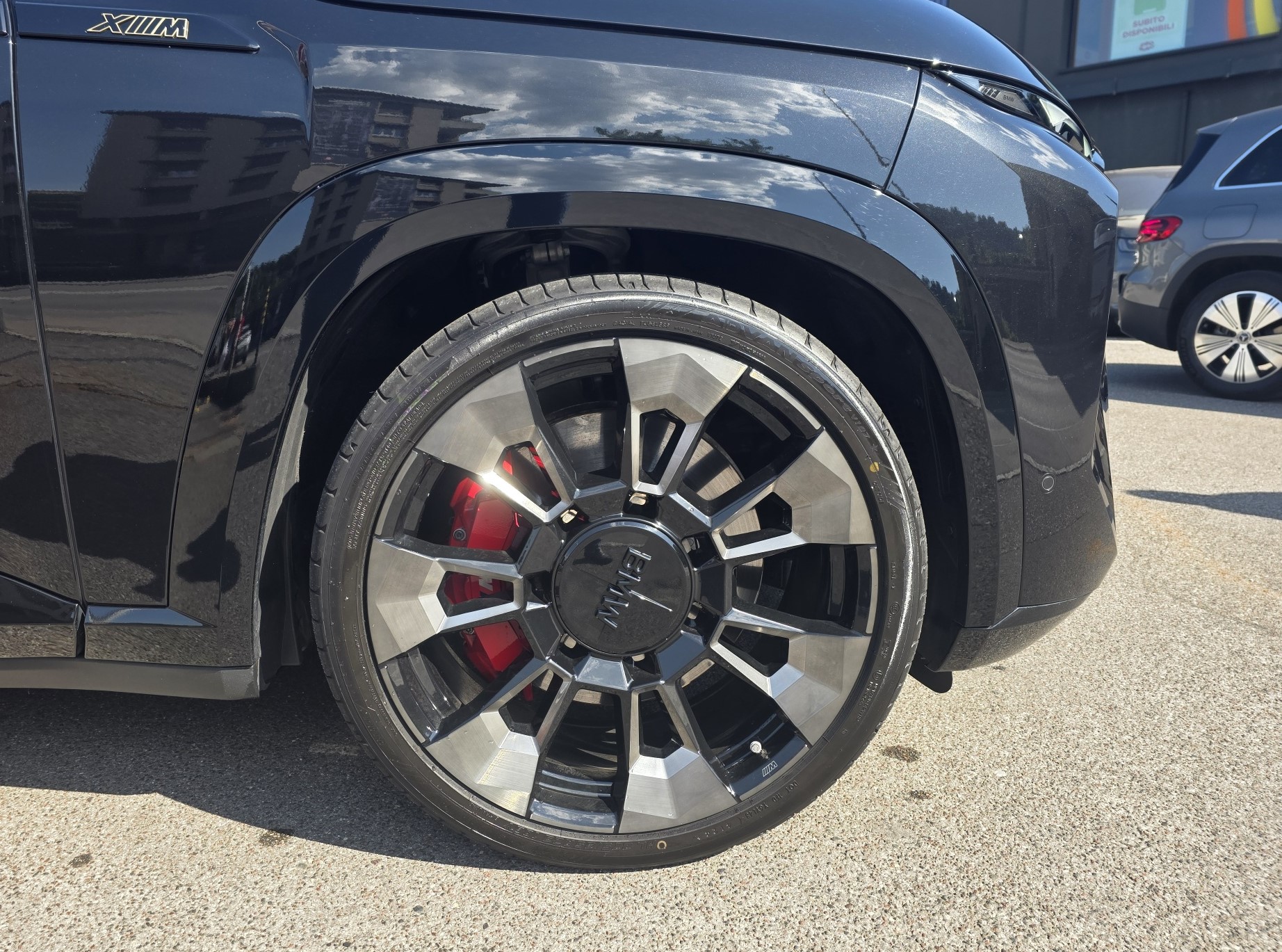 BMW XM xDrive PHEV Steptronic-image-13