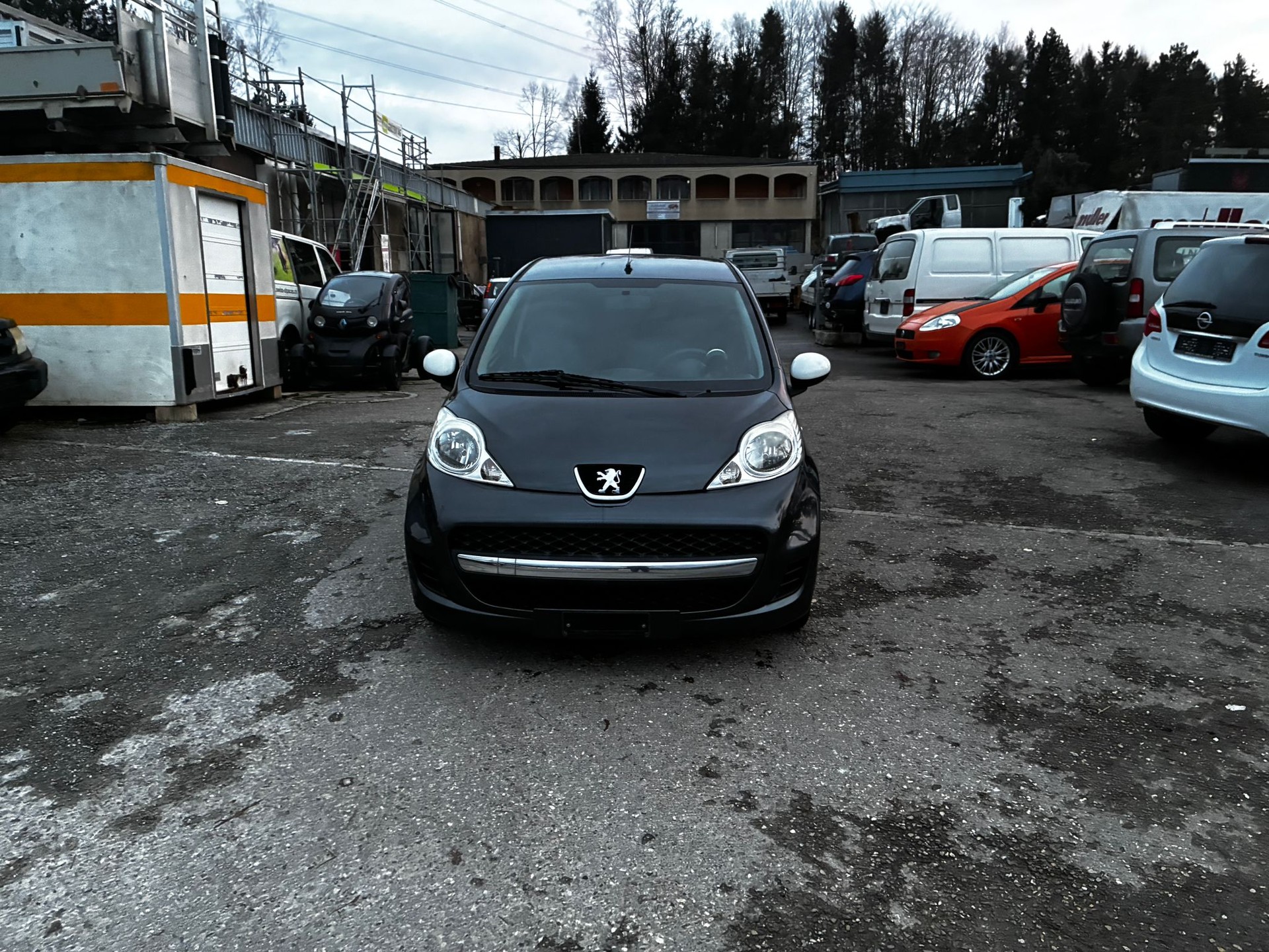 PEUGEOT 107 1.0 Swiss Edition-image-1