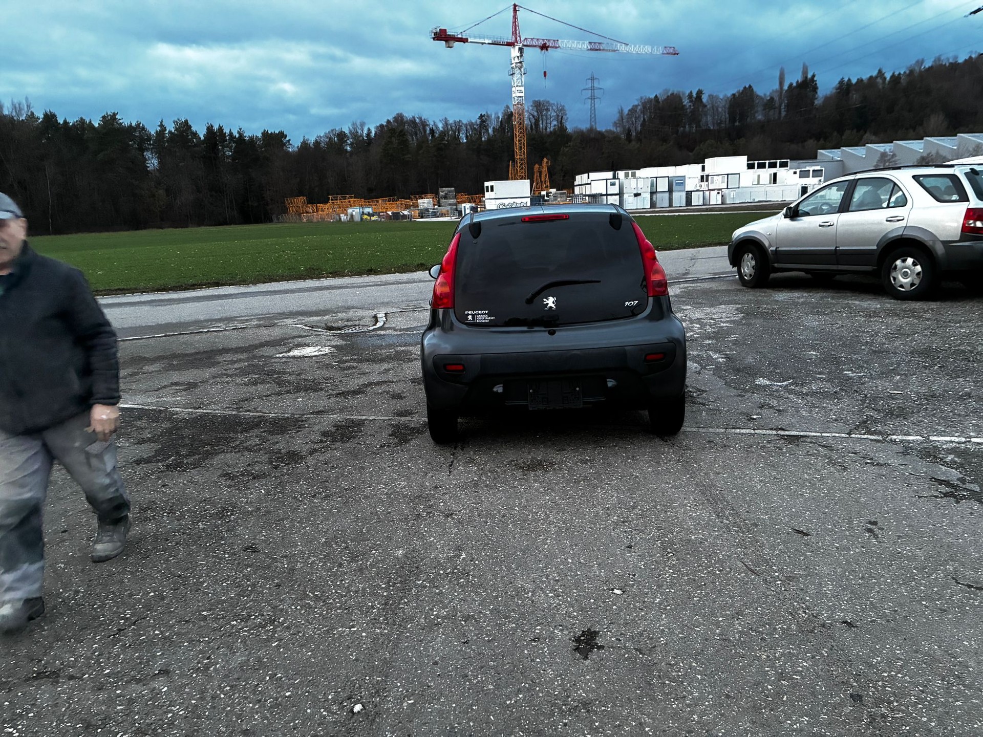 PEUGEOT 107 1.0 Swiss Edition-image-4