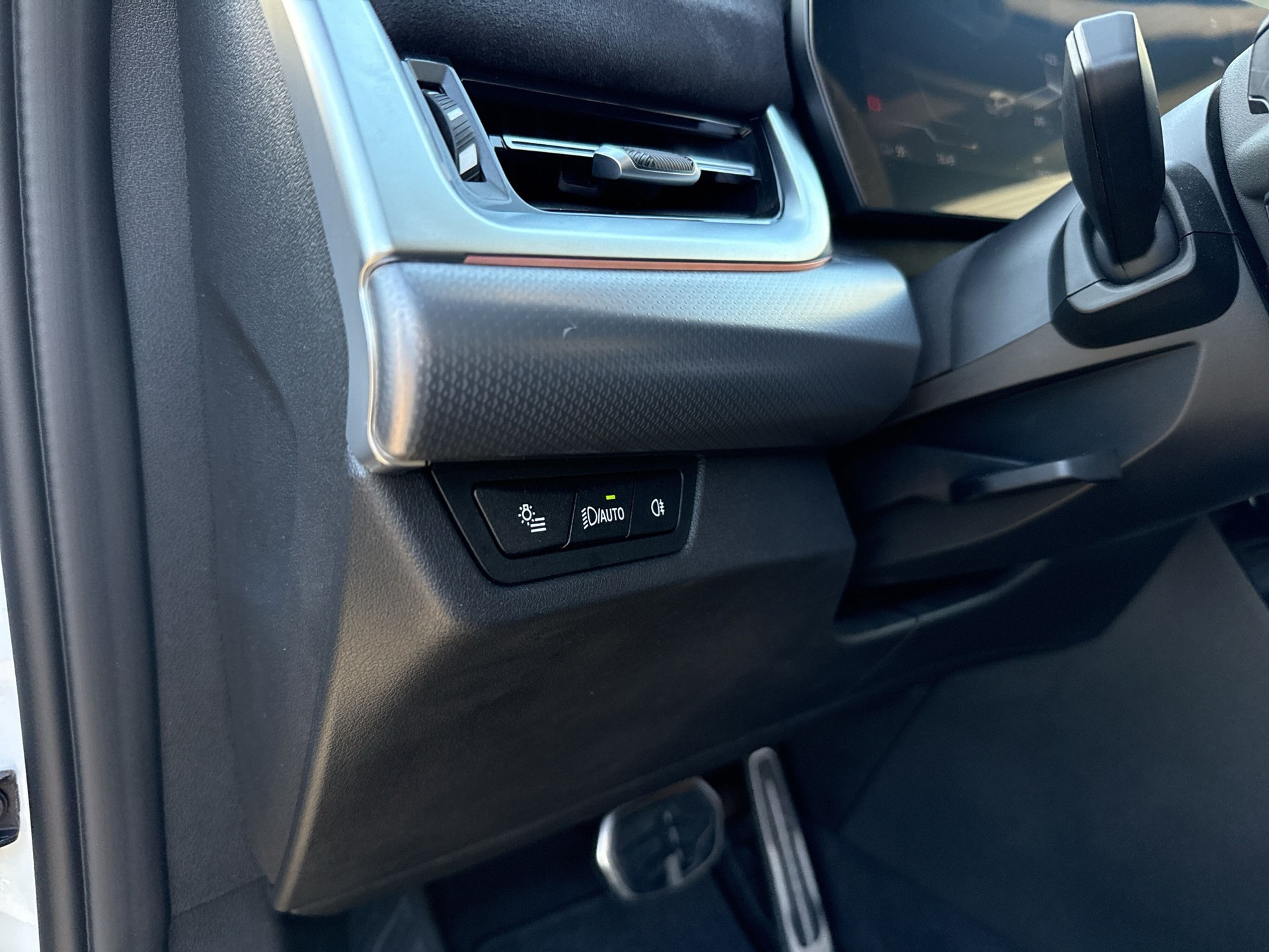 BMW iX2 eDrive 20 M Sport Pro-image-20
