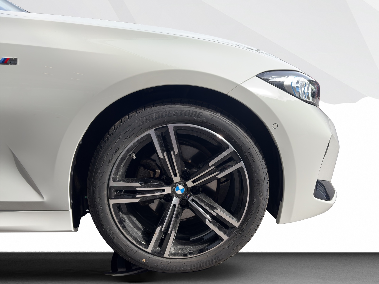 BMW 320d xDrive Touring-image-21