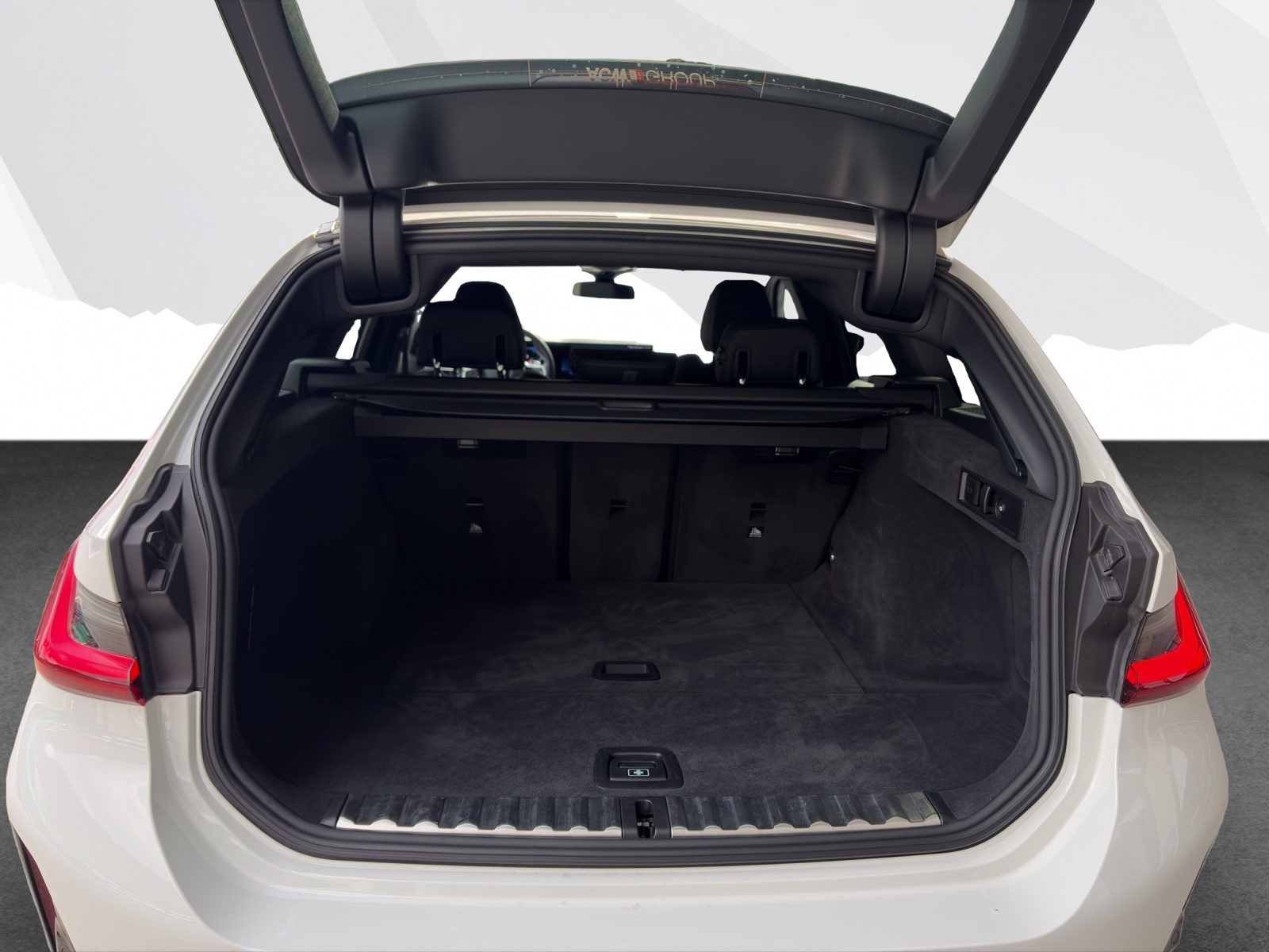 BMW 320d xDrive Touring-image-19