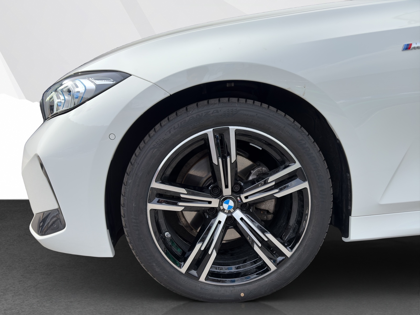 BMW 320d xDrive Touring-image-20