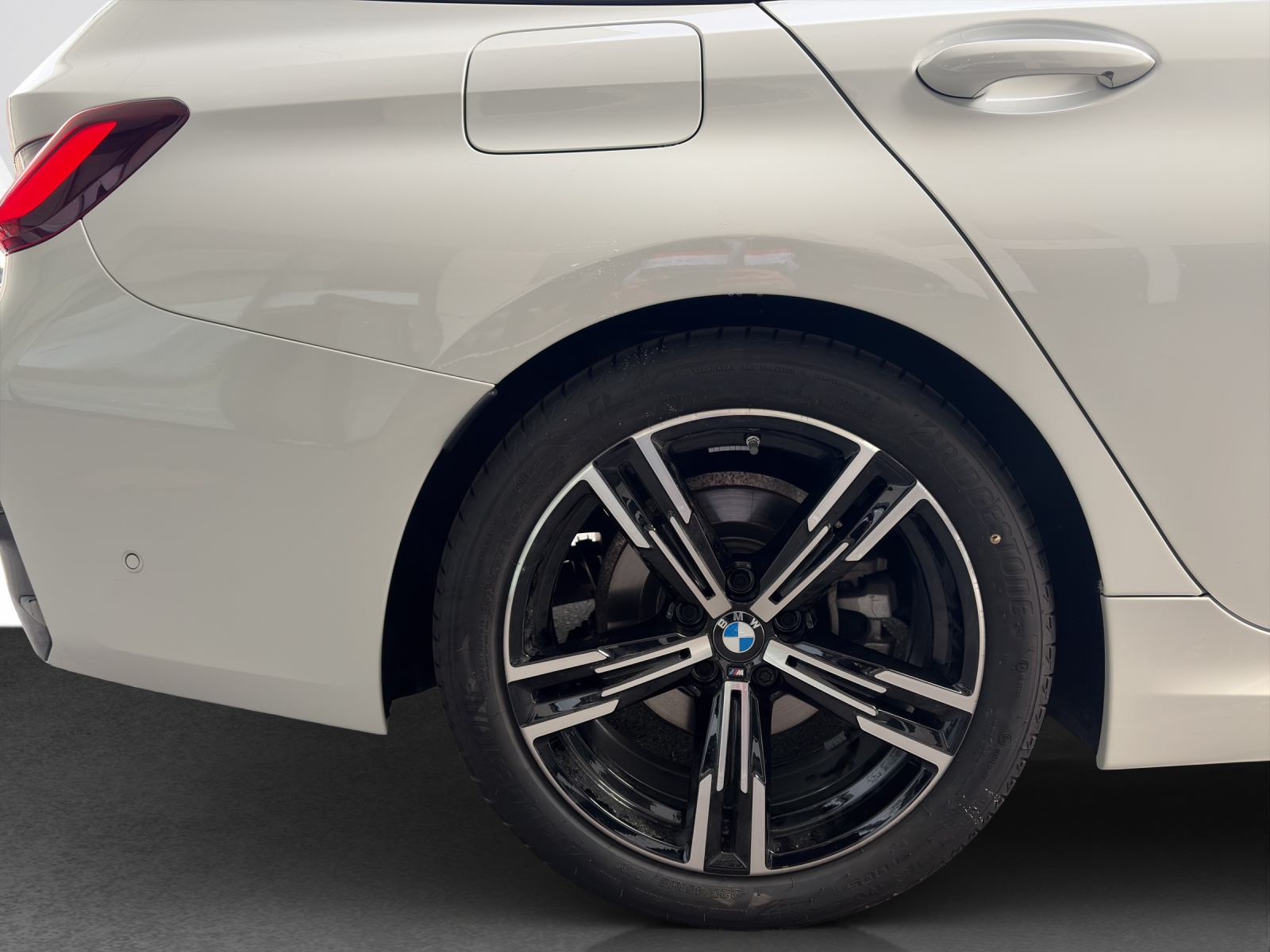 BMW 320d xDrive Touring-image-22