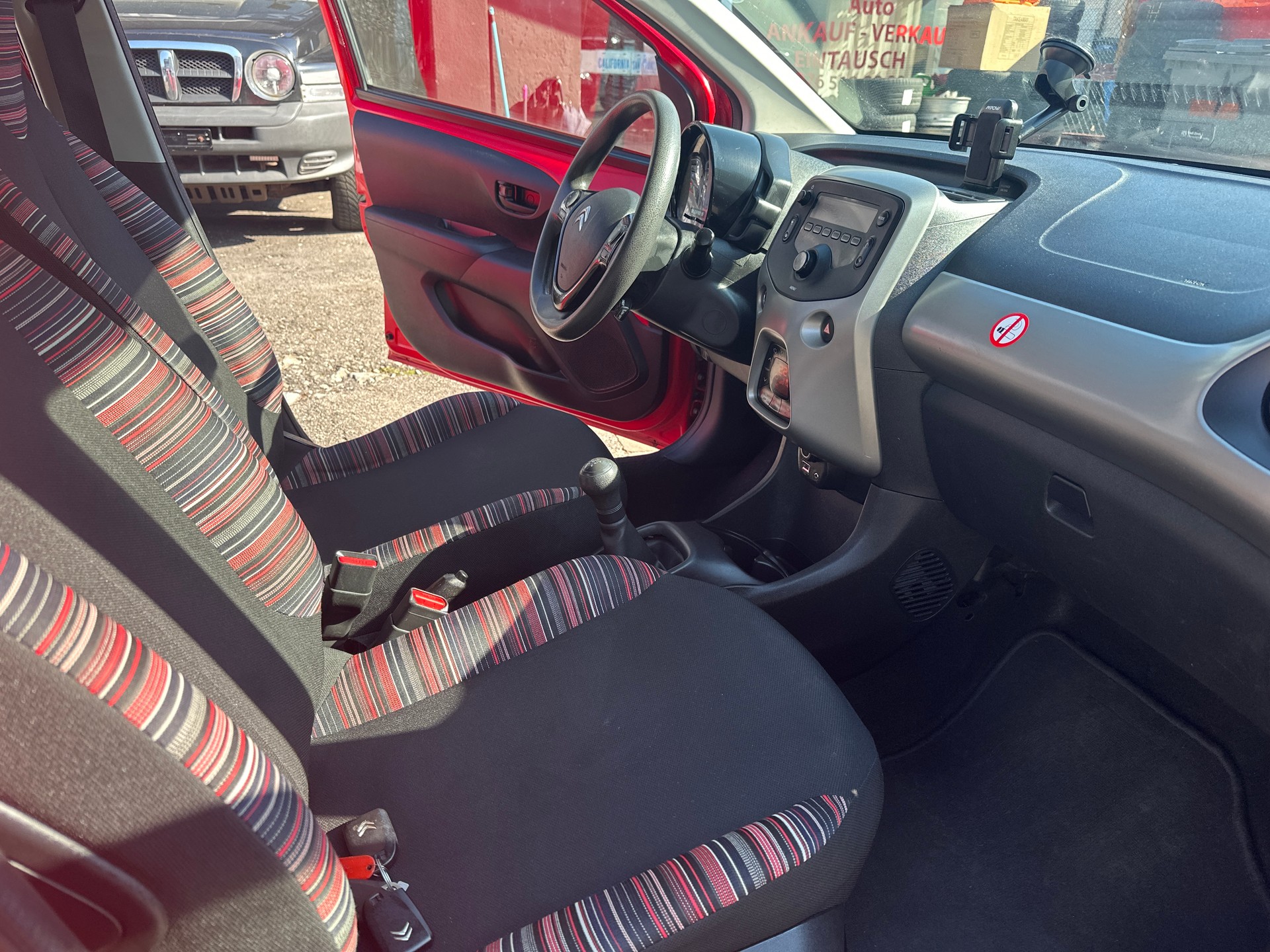 CITROEN C1 1.0 e-VTi Stop&Start Shine Edition-image-12