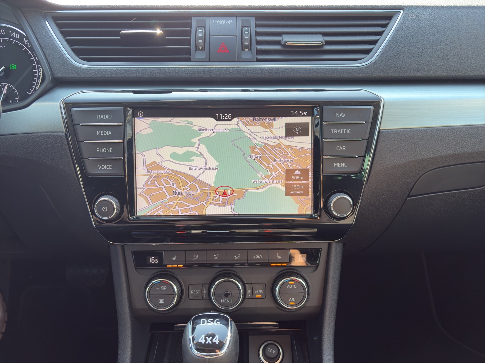 SKODA Superb Combi 2.0 TDi Ambition 4x4 DSG-image-14