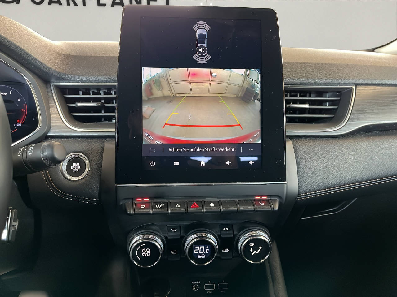RENAULT Captur 1.3 TCe 140 Initiale EDC-image-9