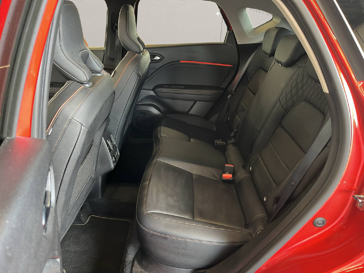 RENAULT Captur 1.3 TCe 140 Initiale EDC-image-5