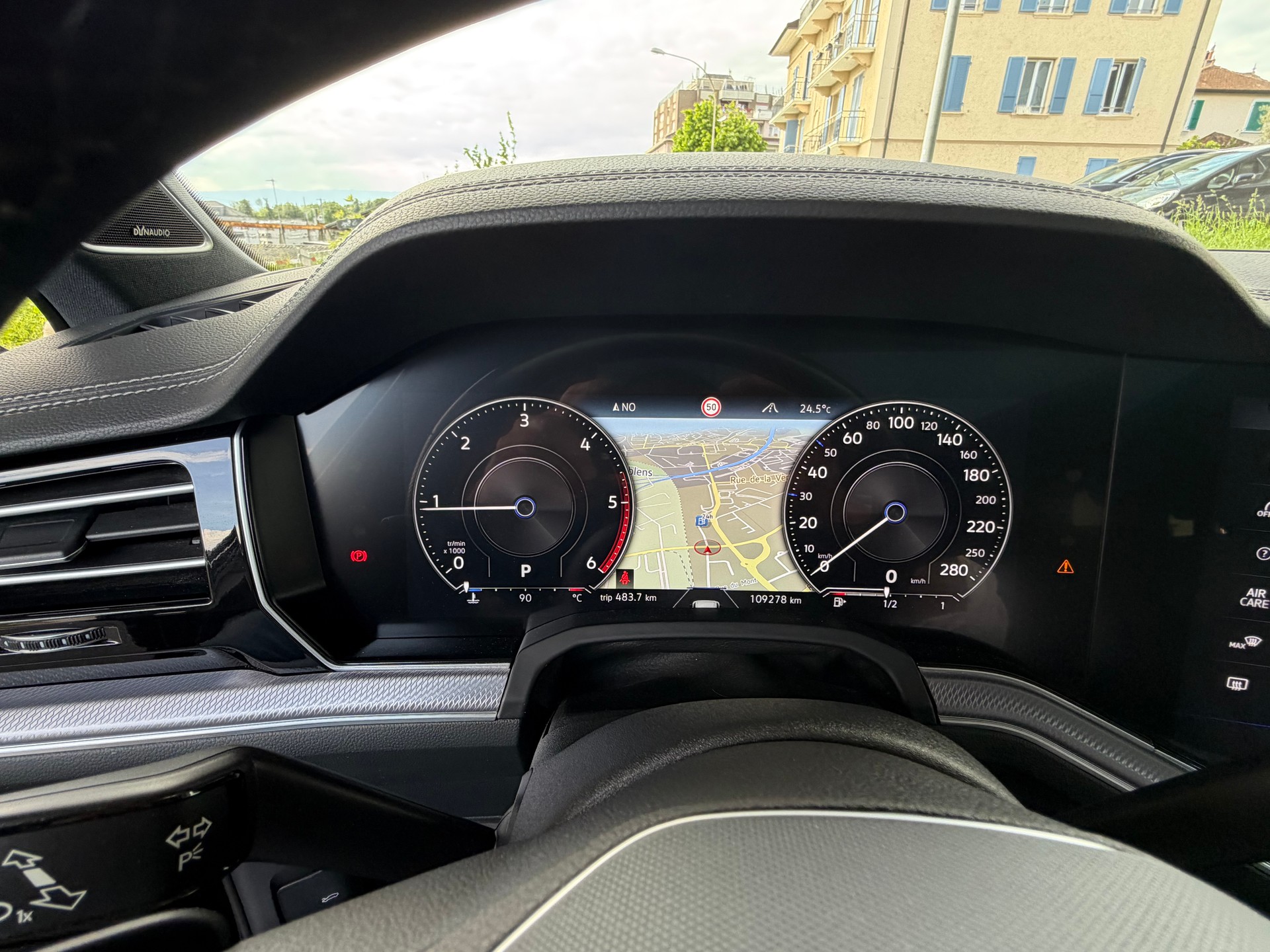 VW Touareg 3.0 TDI R Line Tiptronic-image-13