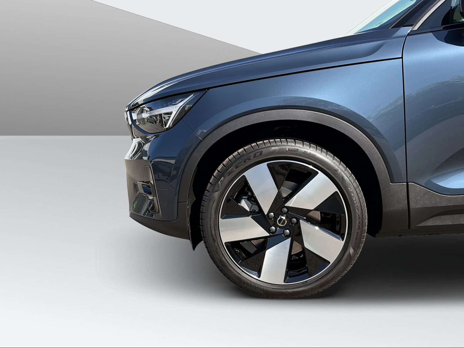 VOLVO EX40 Twin XCENTRIC Edition AWD-image-8