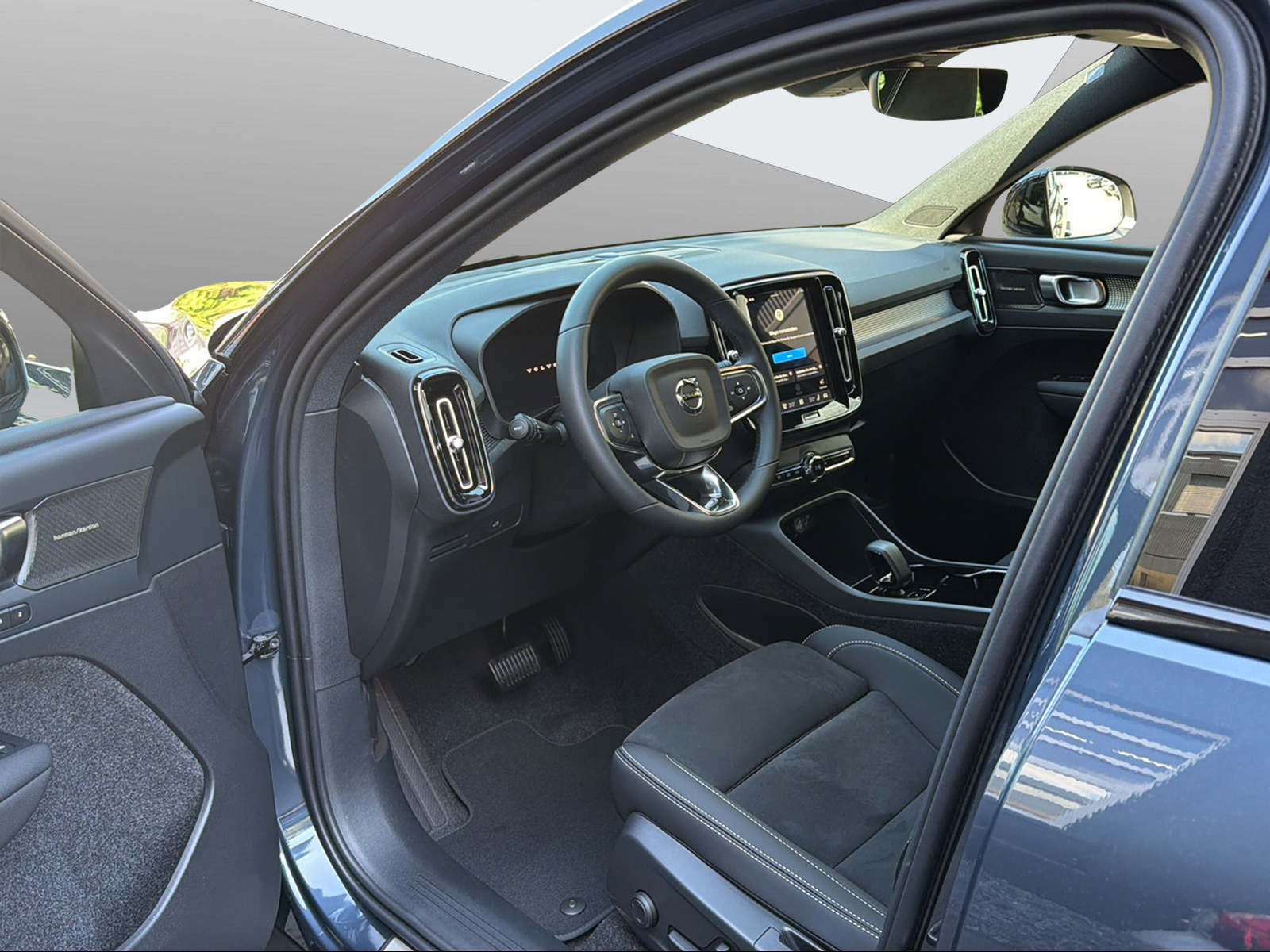 VOLVO EX40 Twin XCENTRIC Edition AWD-image-10