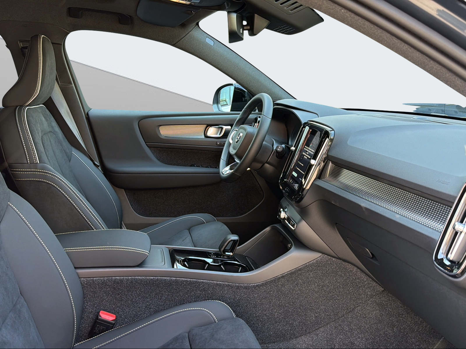 VOLVO EX40 Twin XCENTRIC Edition AWD-image-13