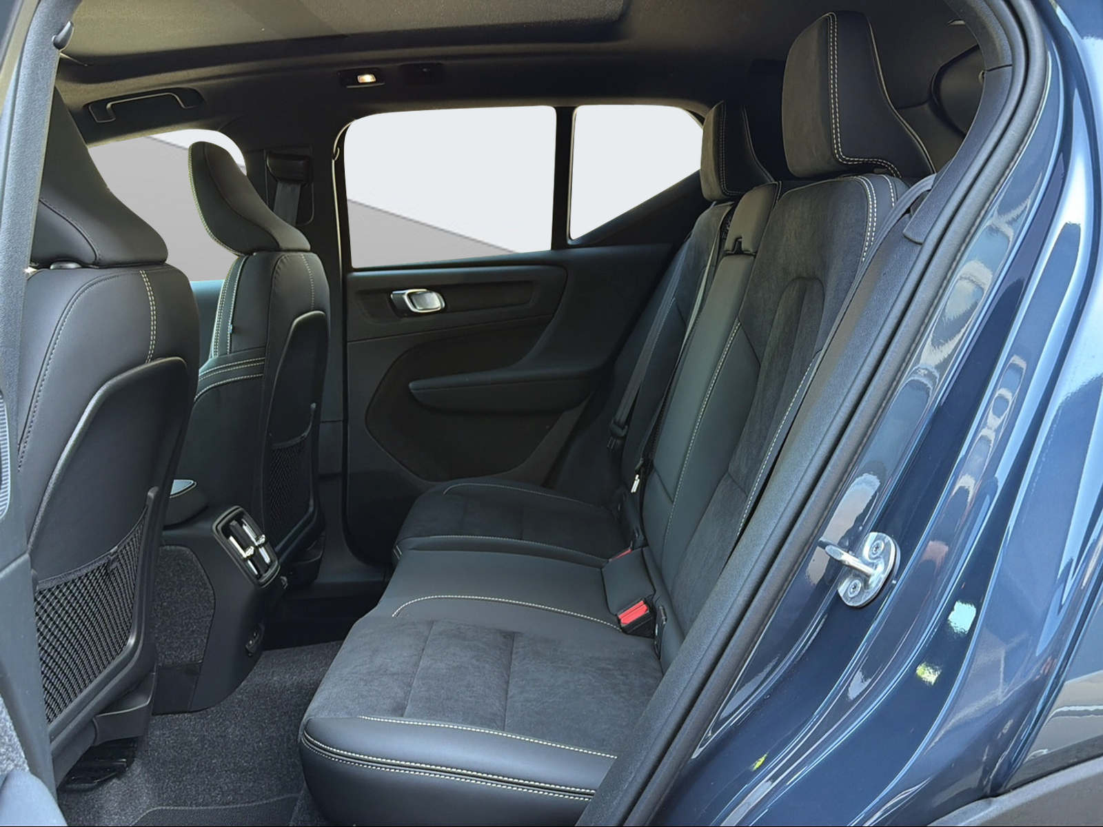 VOLVO EX40 Twin XCENTRIC Edition AWD-image-11