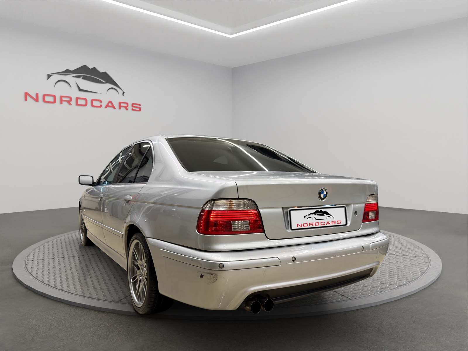 BMW 530d-showroom-element-2