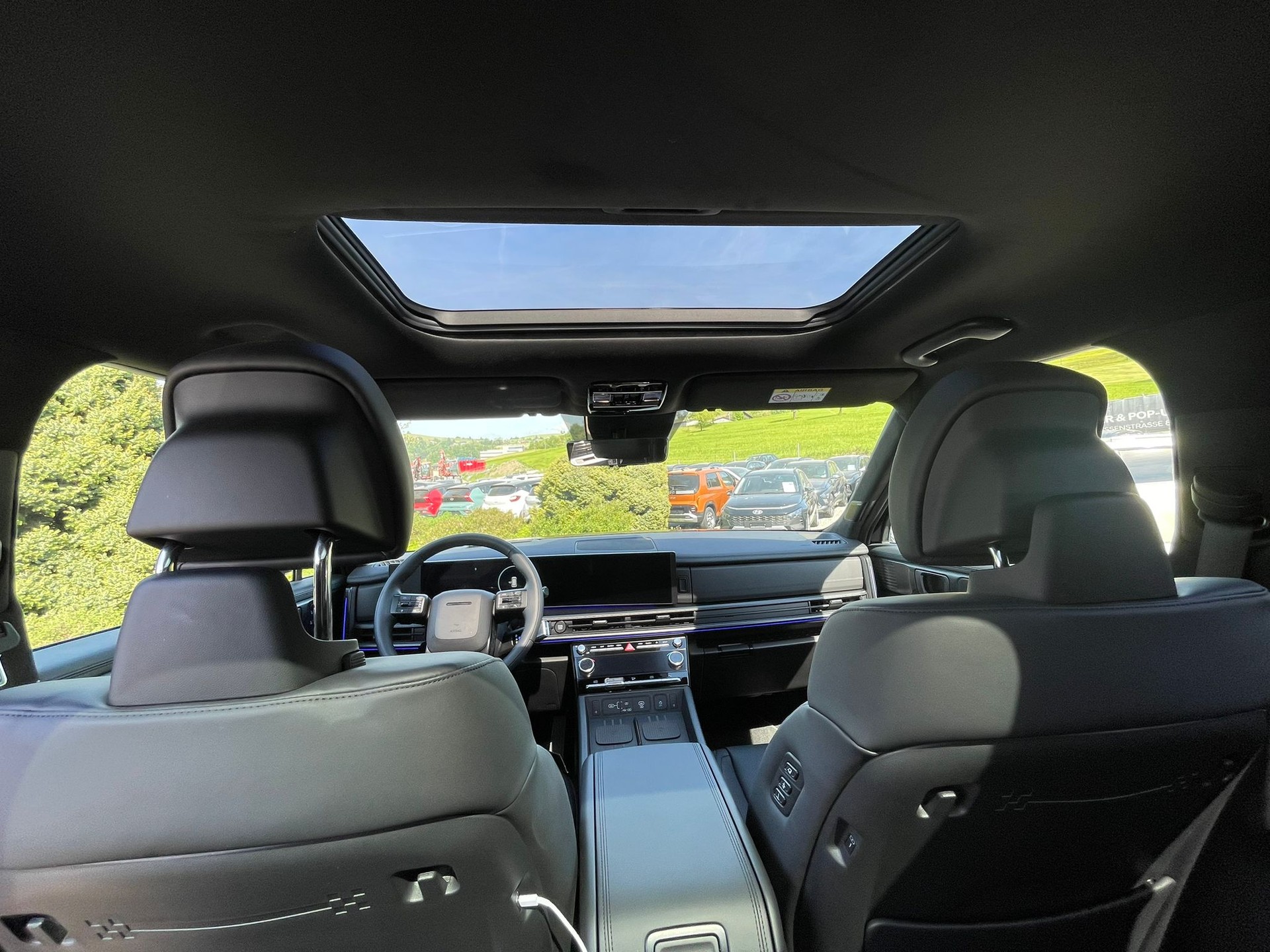 HYUNDAI Santa Fe 1.6 T-GDi HEV Calligraphy Swiss Edition 4WD Automatic-image-12