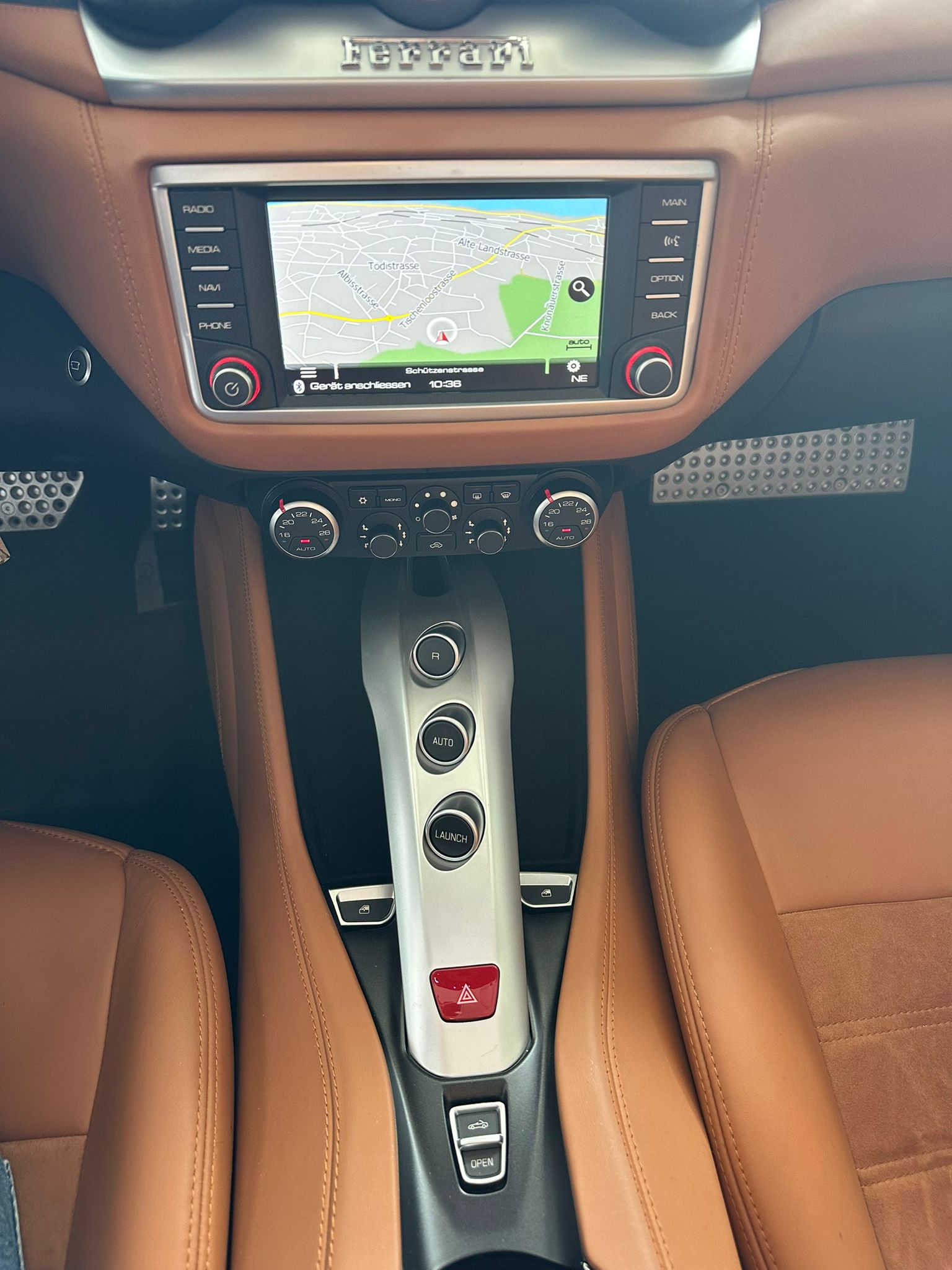 FERRARI California 3.9 V8 T-image-18